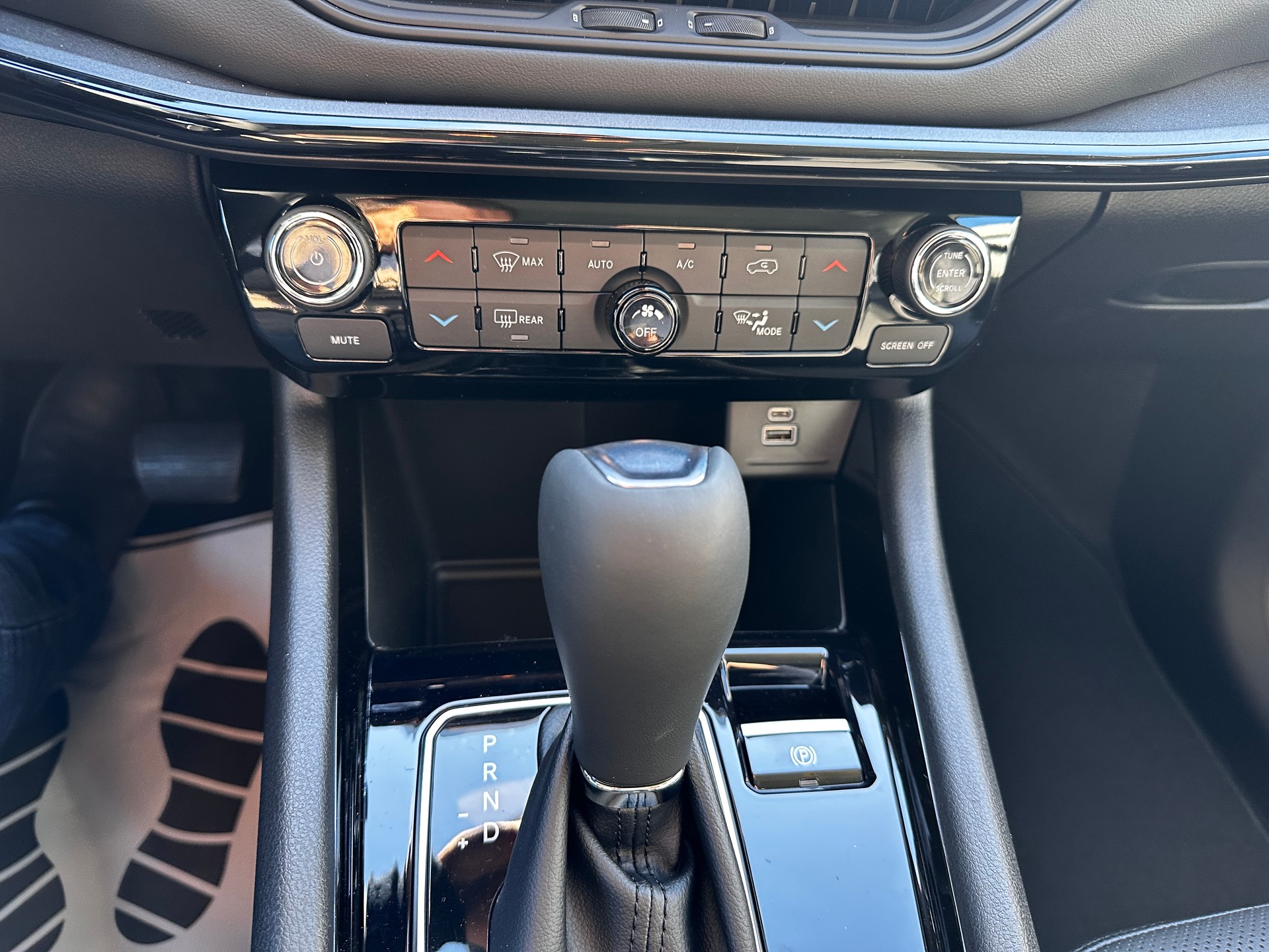 JEEP Compass 4x2 1.5 T MHEV S-image-10