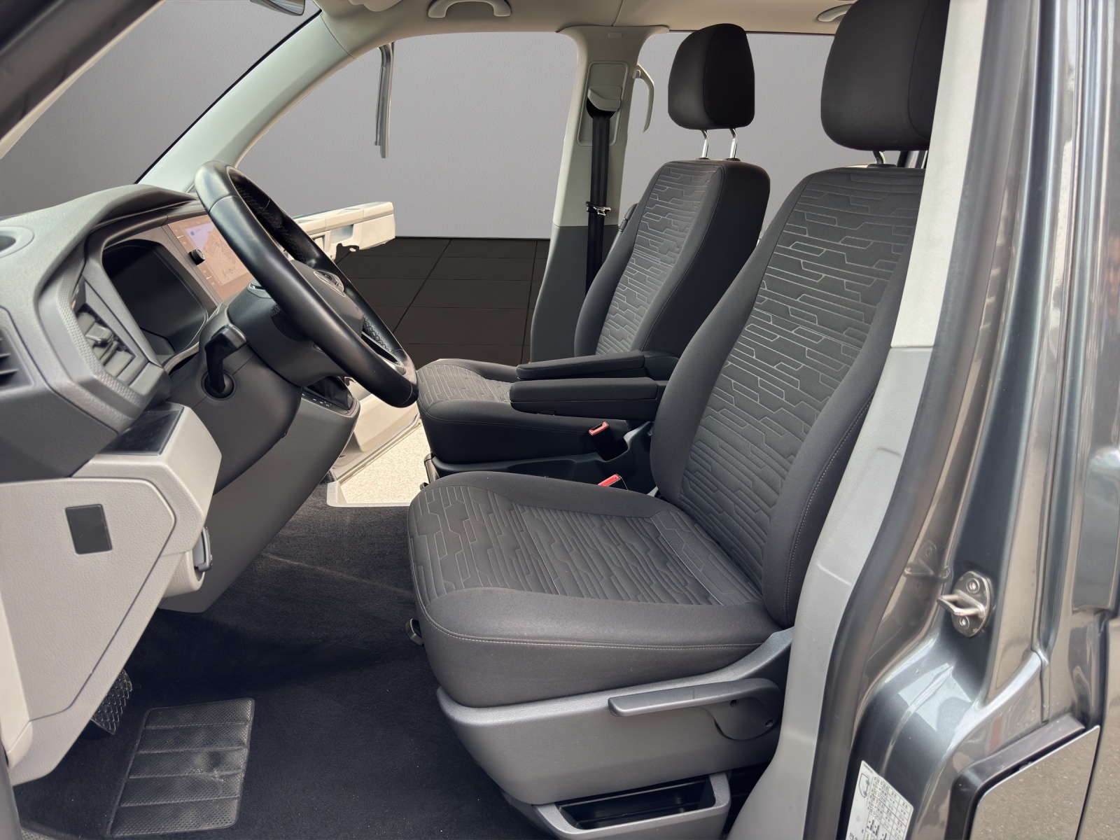 VW T6.1 2.0 TDI DSG CARAVELLE COMFORTLINE-image-8