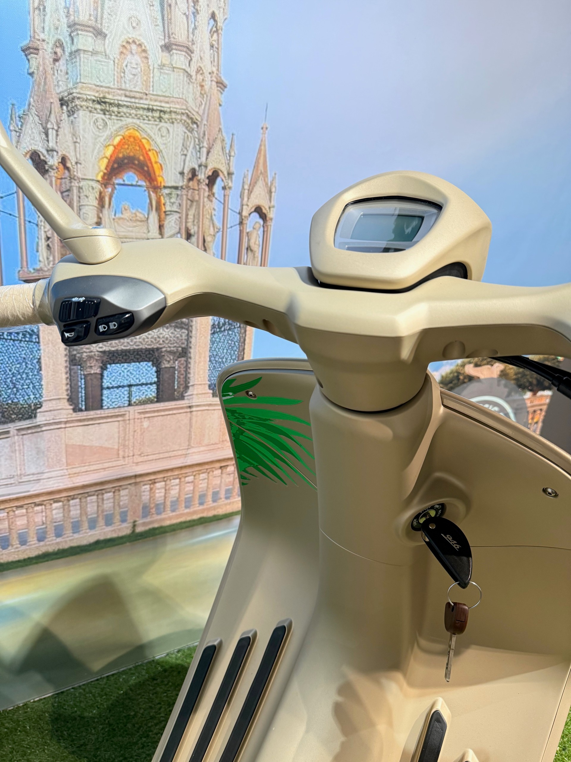 PIAGGIO Vespa 946 125 Dragon-image-11