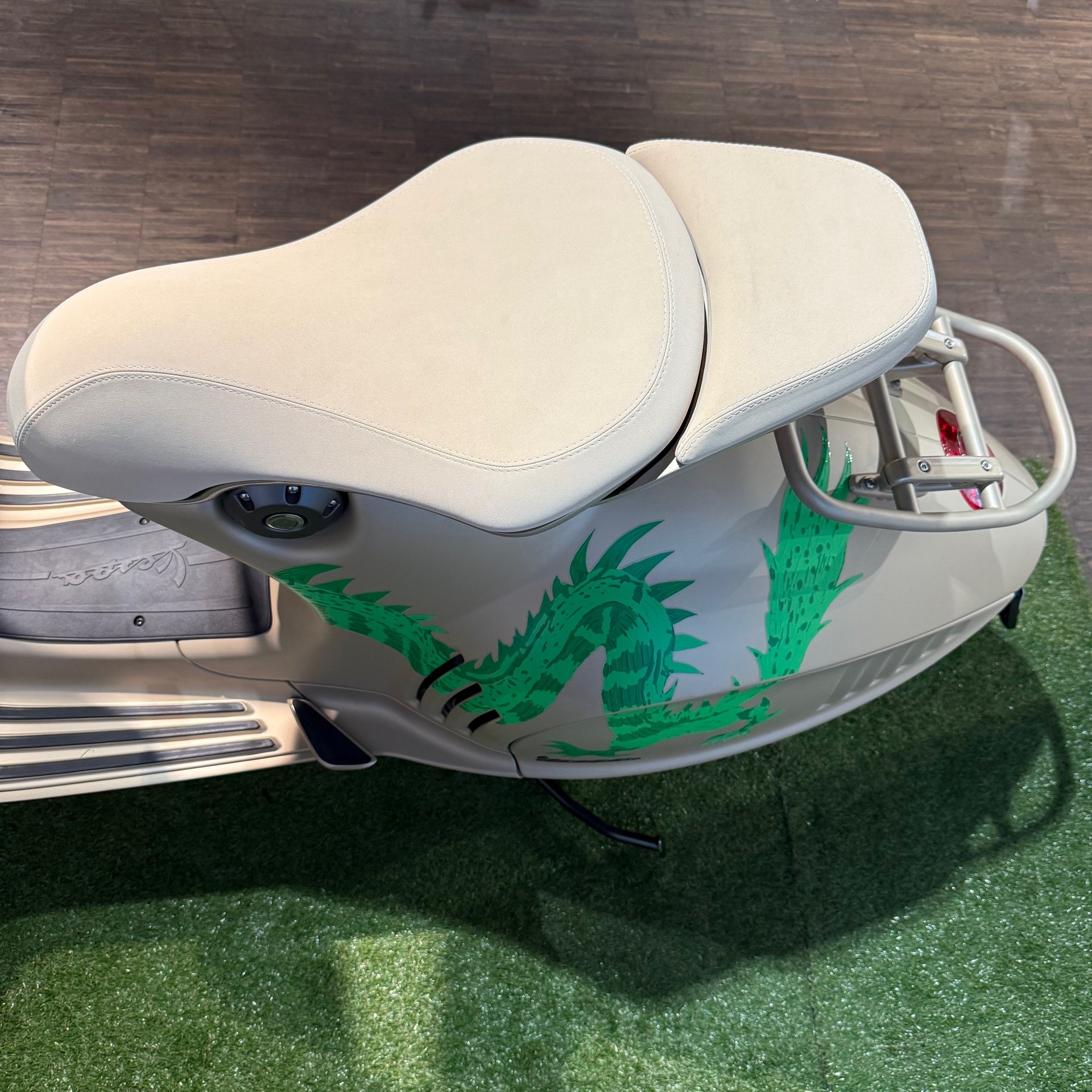 PIAGGIO Vespa 946 125 Dragon-image-9