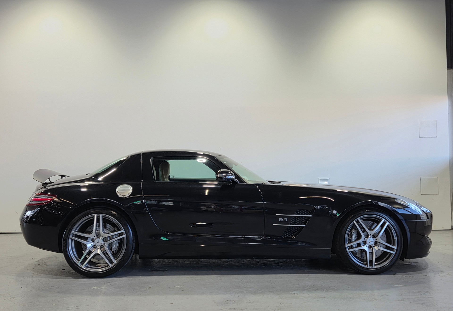 MERCEDES-BENZ SLS AMG Coupé-showroom-element-2