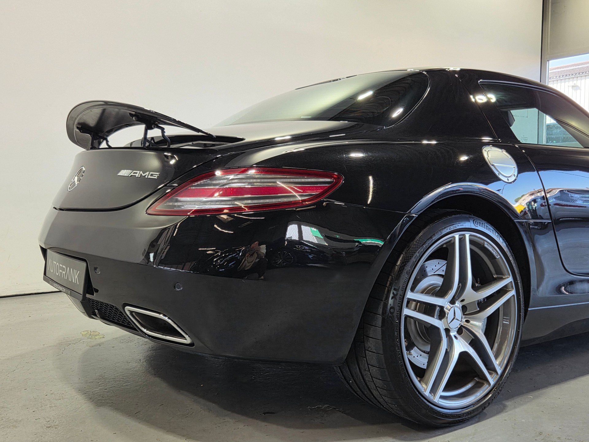 MERCEDES-BENZ SLS AMG Coupé-image-7