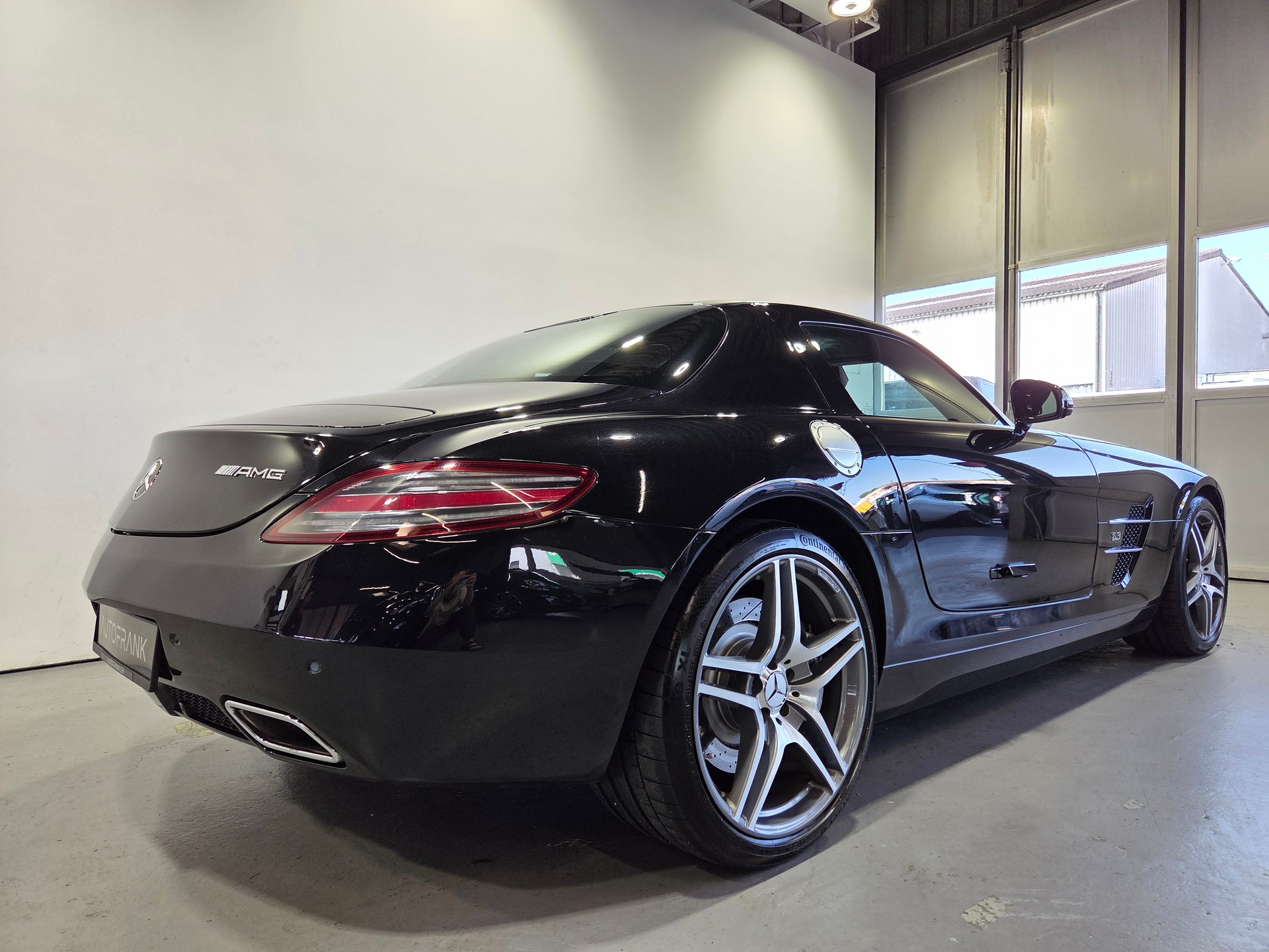 MERCEDES-BENZ SLS AMG Coupé-showroom-element-3