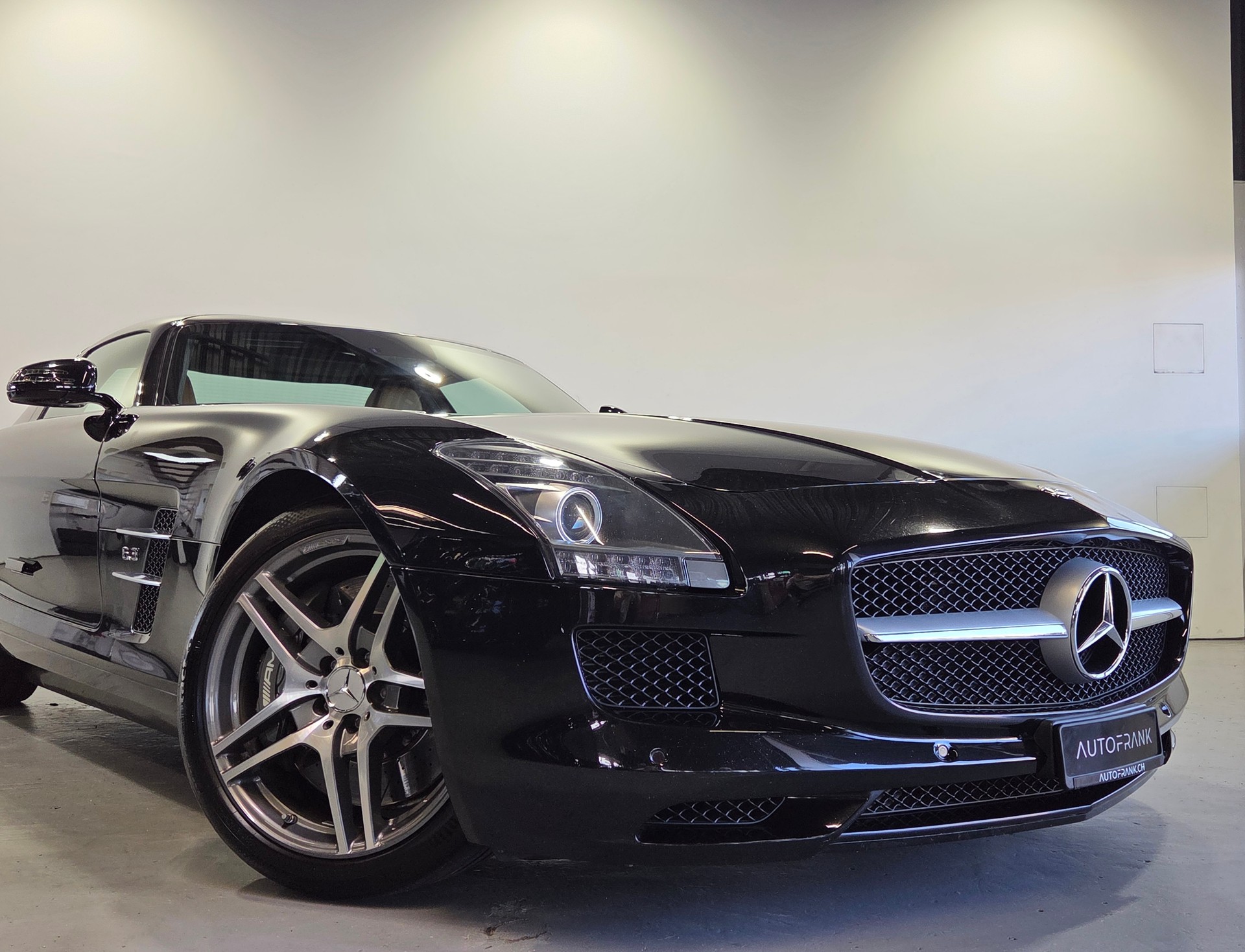 MERCEDES-BENZ SLS AMG Coupé-image-15