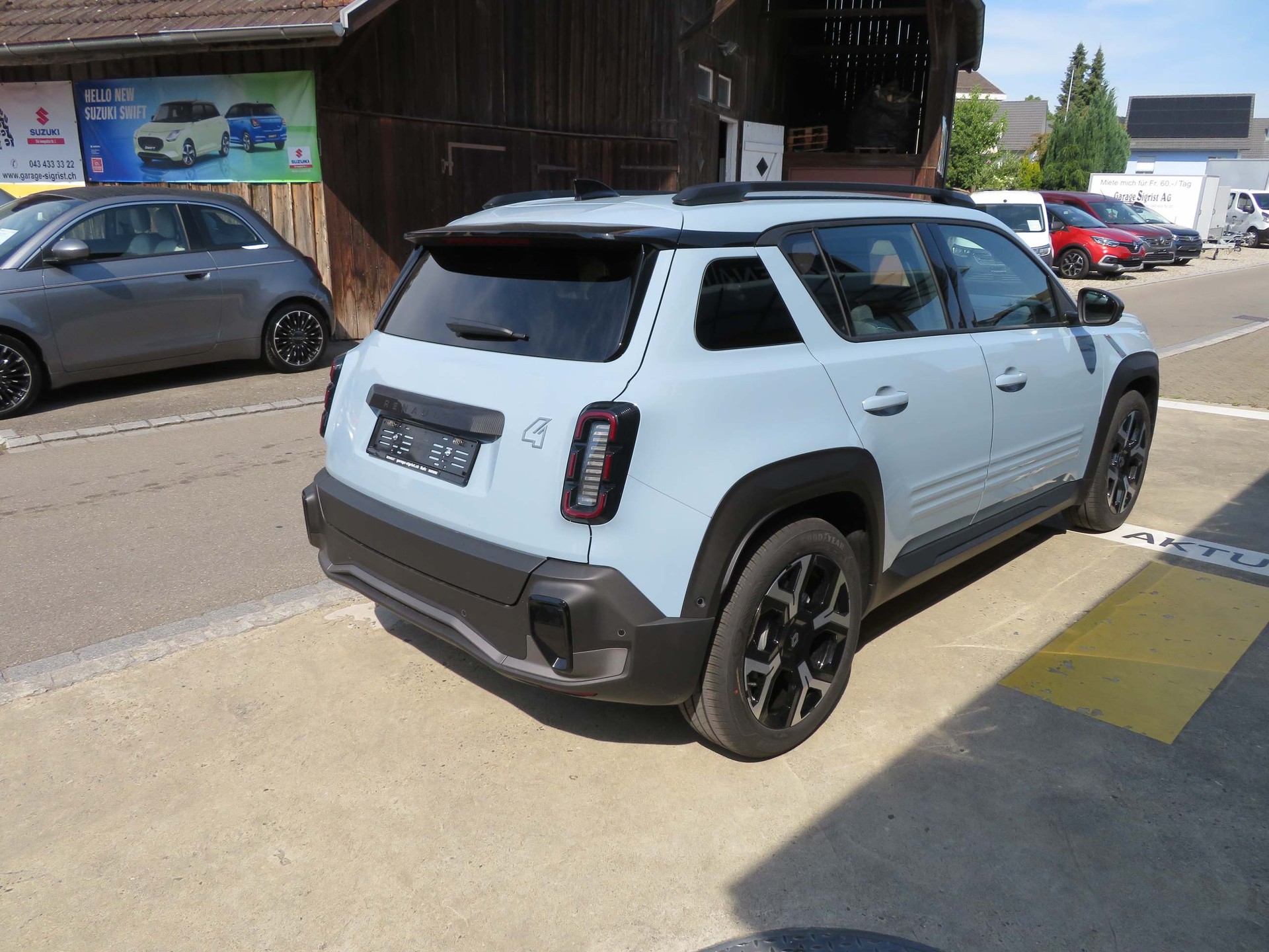 RENAULT R4 E-Tech Comfort Range techno-image-5