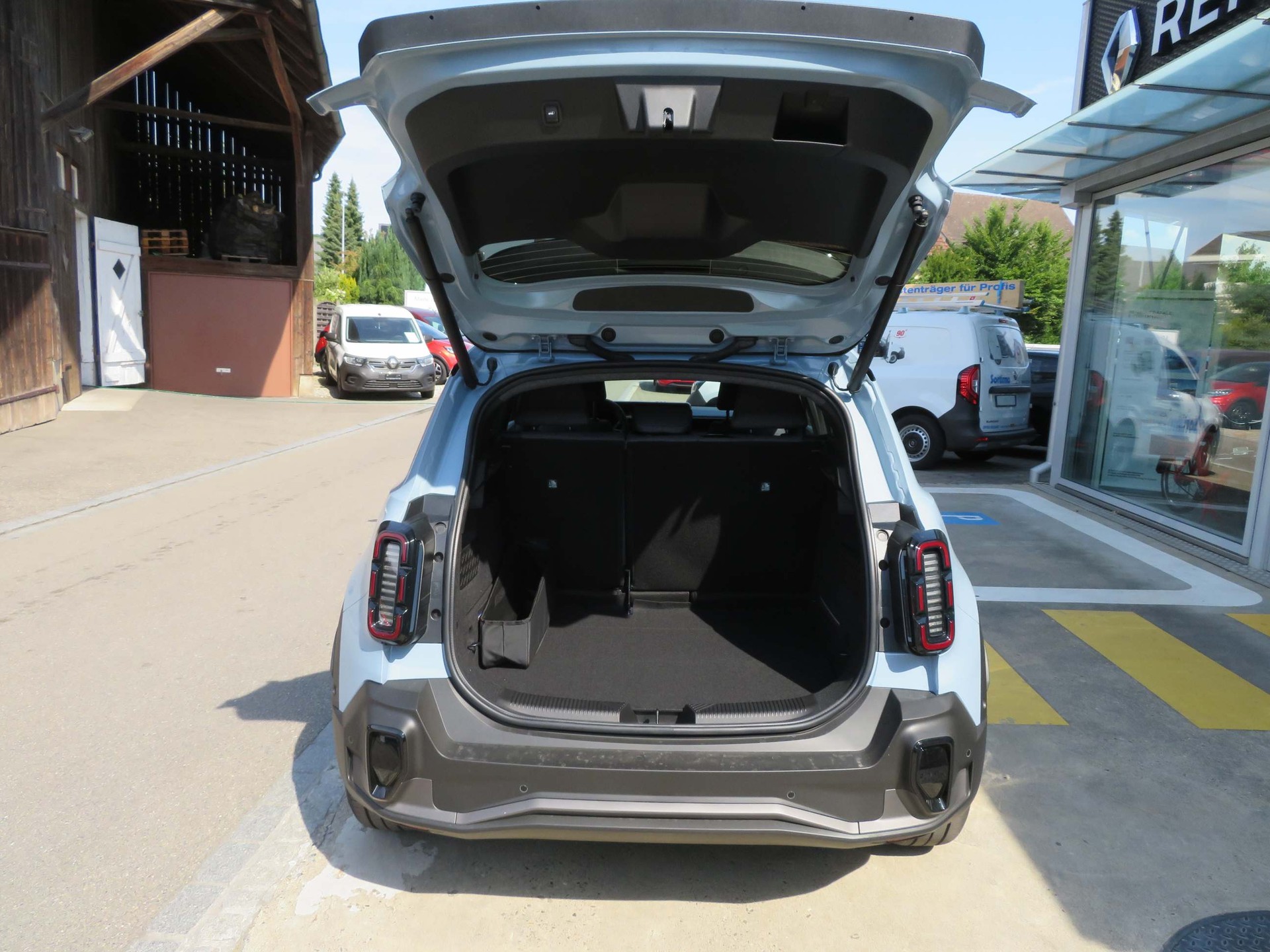 RENAULT R4 E-Tech Comfort Range techno-image-7