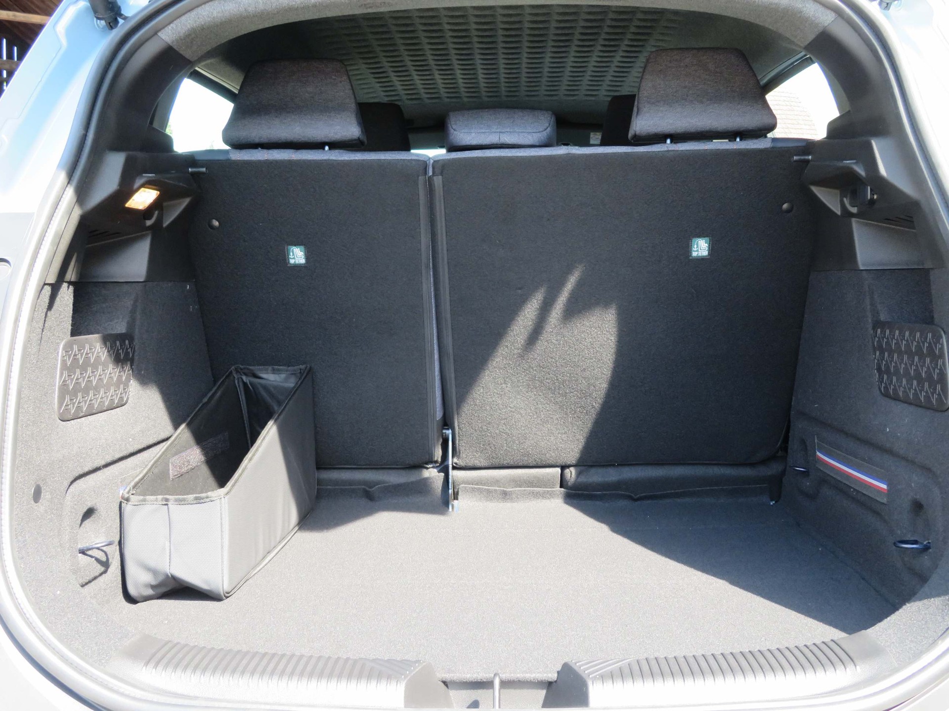 RENAULT R4 E-Tech Comfort Range techno-image-12