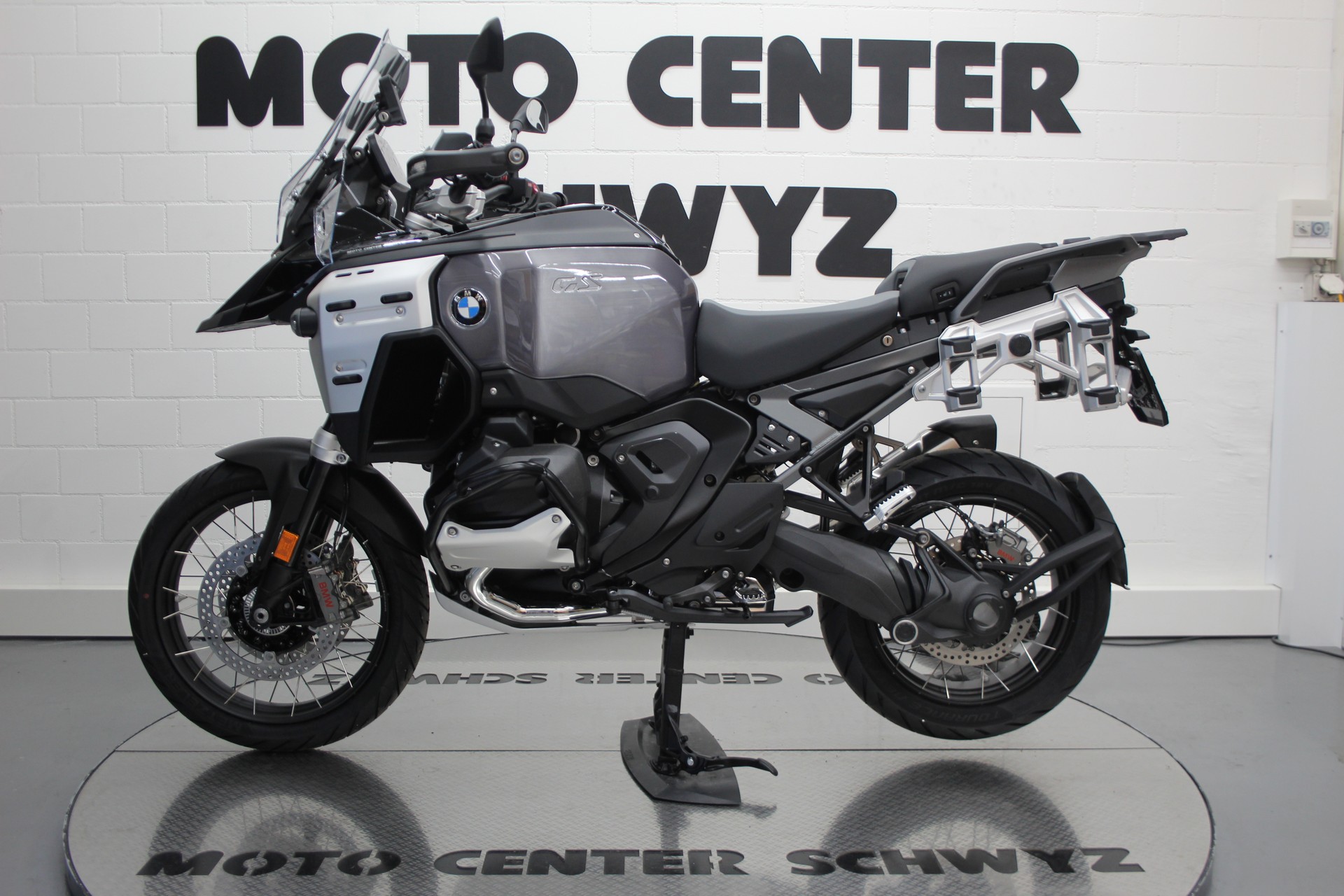 BMW R 1300 GS Adventure-image-4