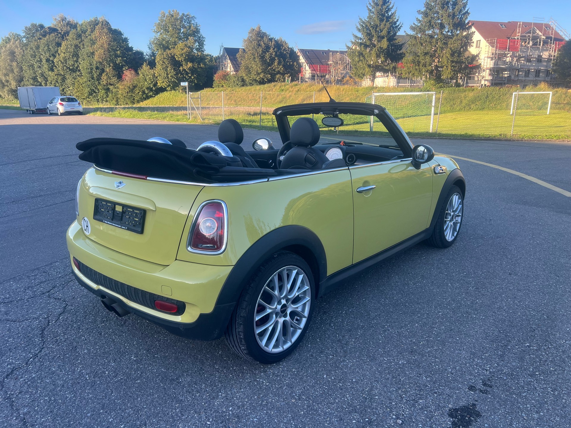 MINI Cooper John Cooper Works Cabriolet-image-9