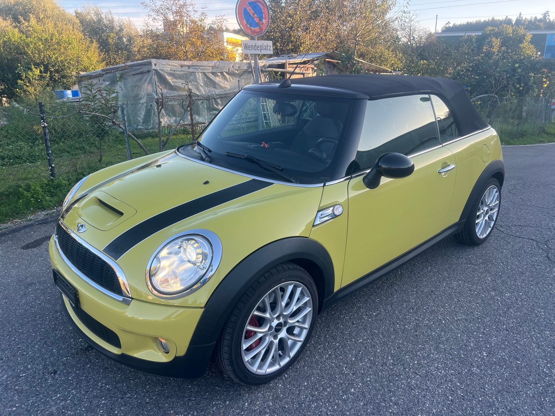 MINI Cooper John Cooper Works Cabriolet-image-3