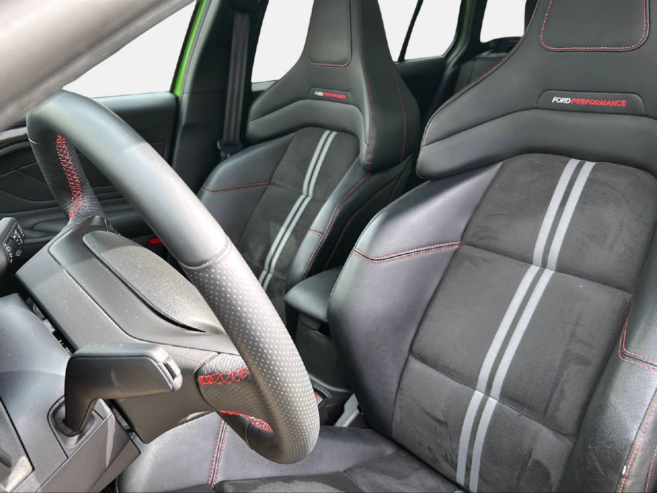 FORD Focus Station Wagon 2.3 EcoB ST X-image-9
