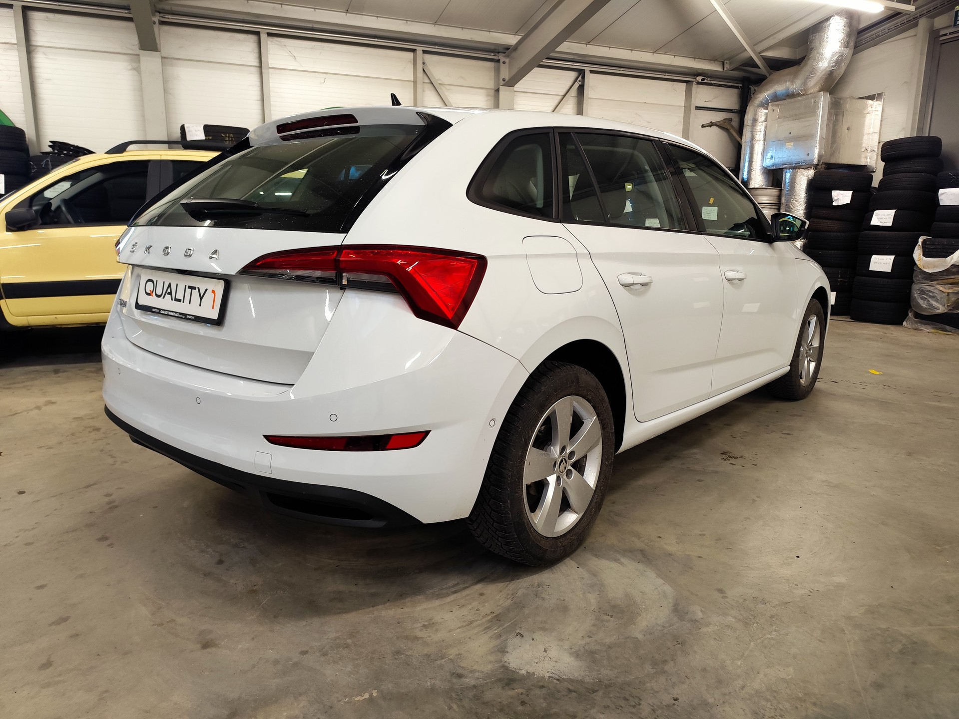 SKODA Scala 1.5 TSI ACT Ambition DSG-image-2