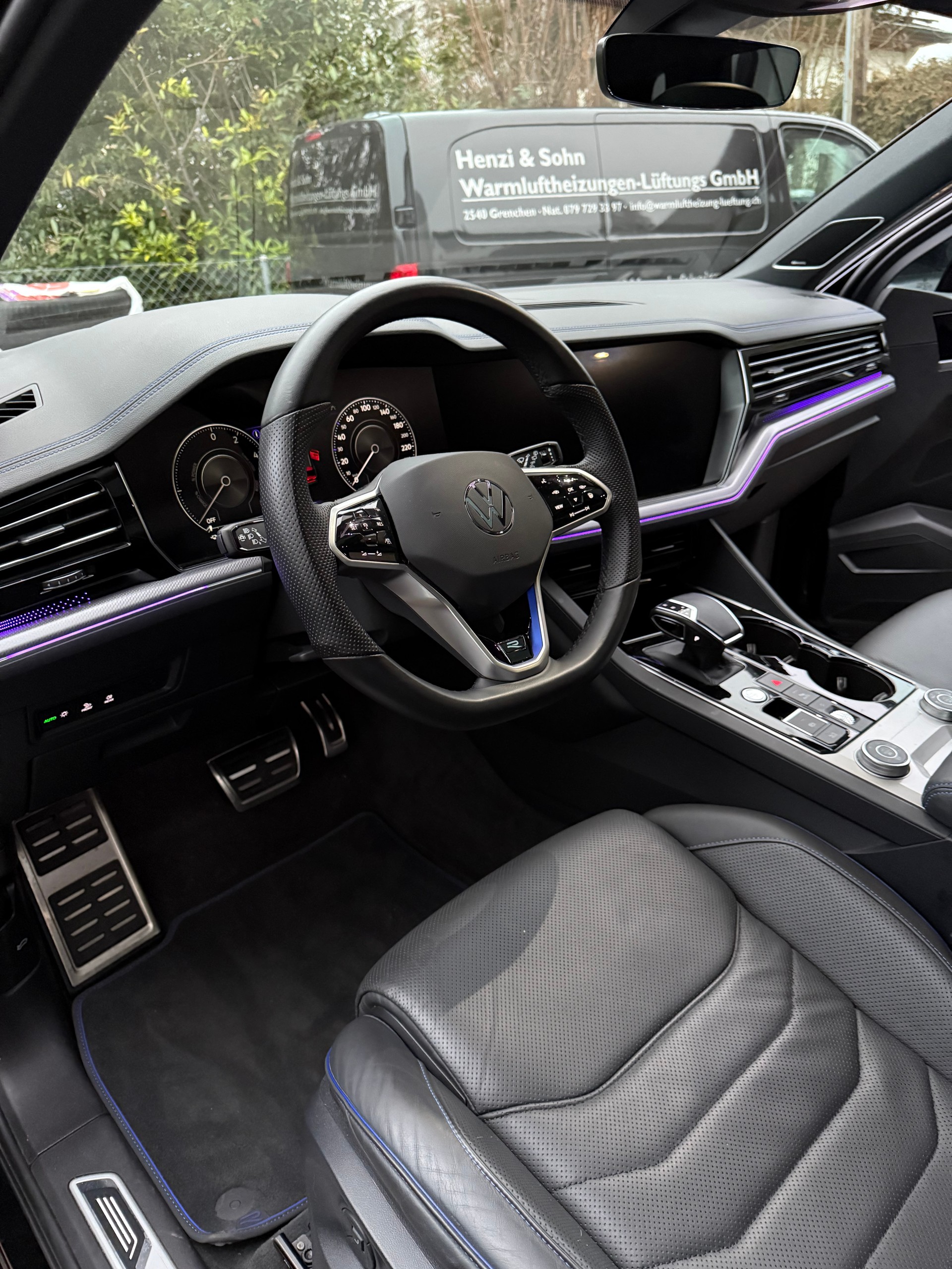 VW TOUAREG R-image-10