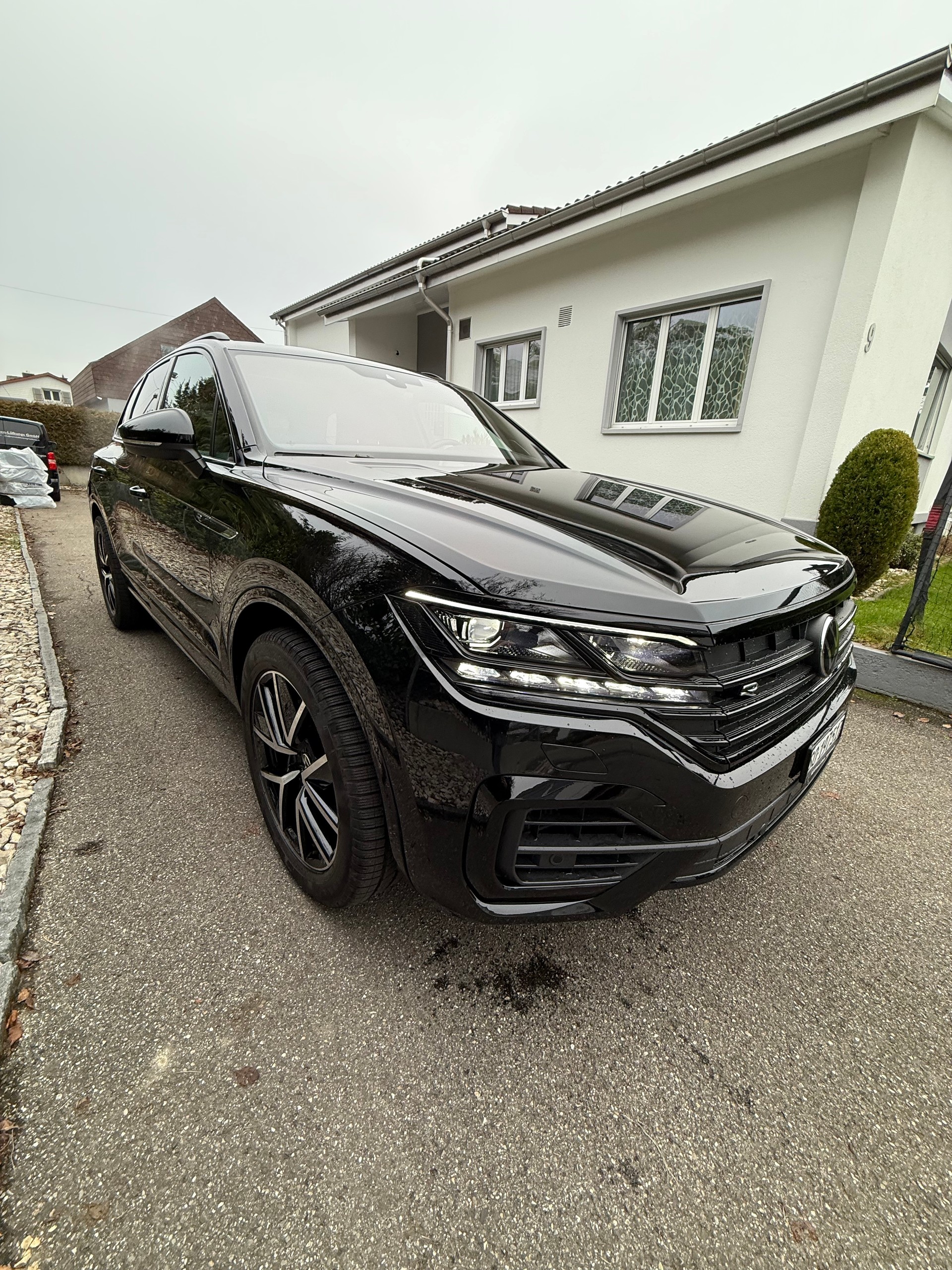 VW TOUAREG R-image-6