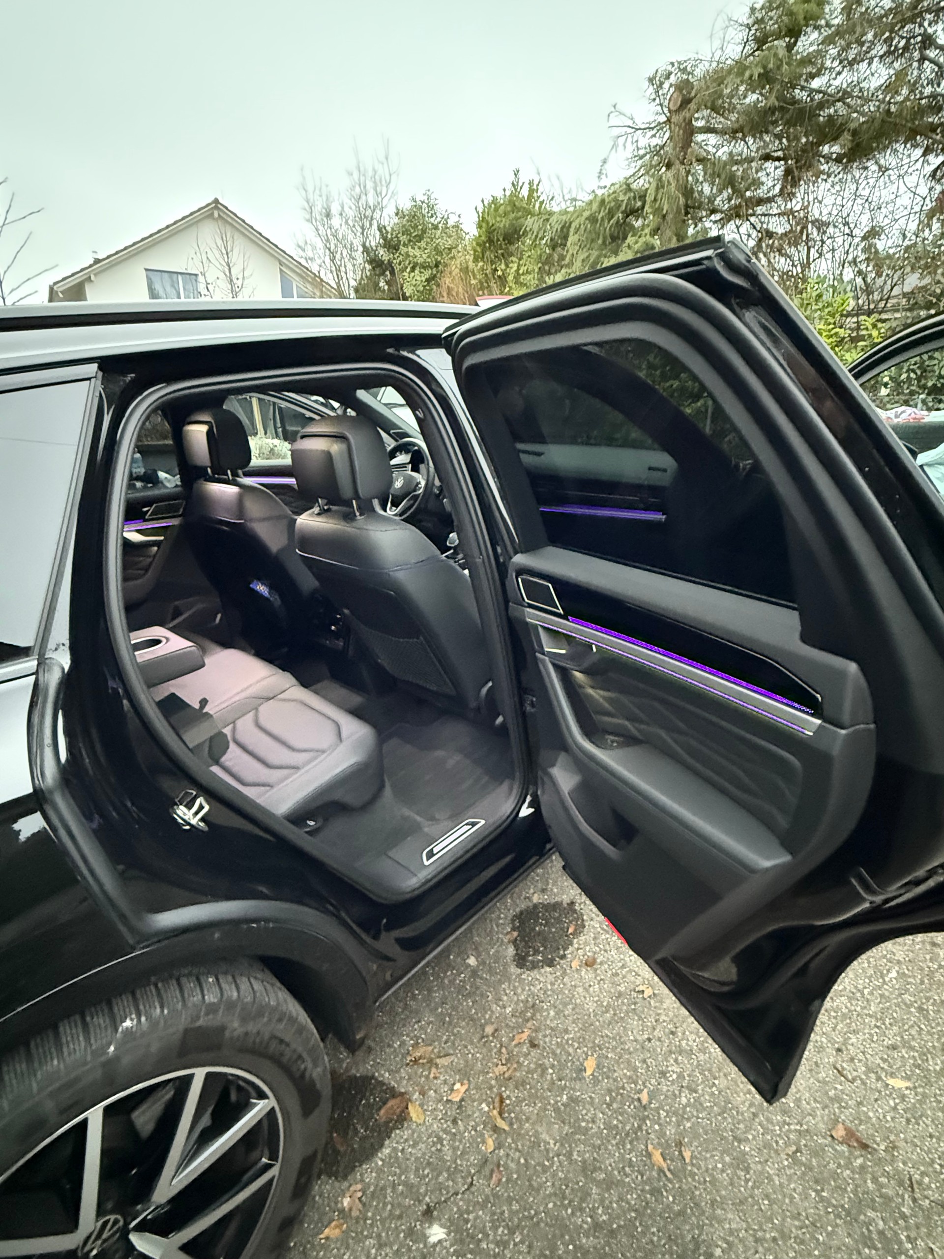 VW TOUAREG R-image-14