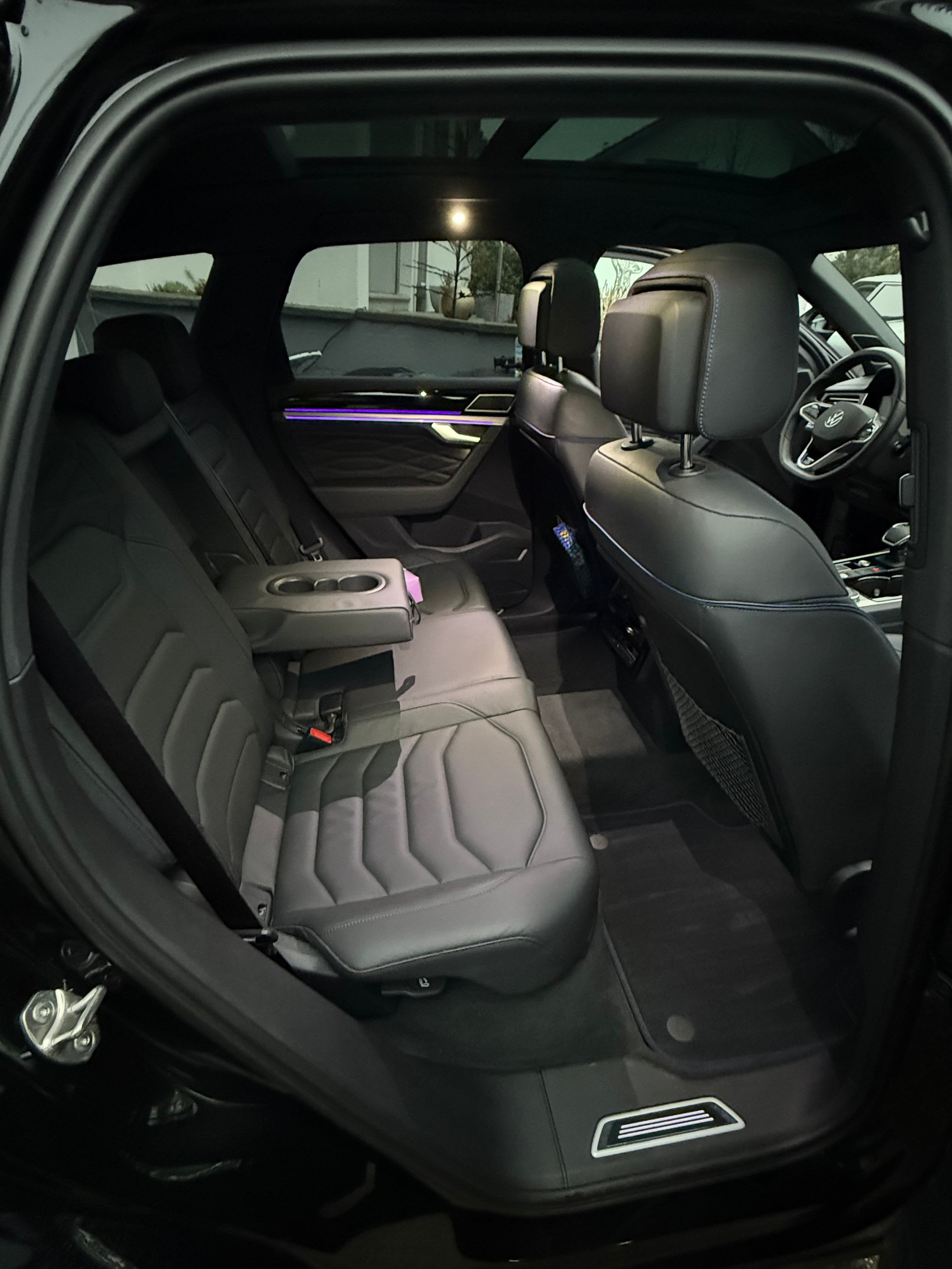 VW TOUAREG R-image-13