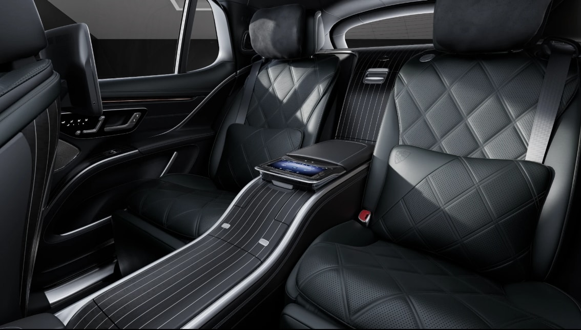 MERCEDES-BENZ EQS SUV 680 Maybach-image-7