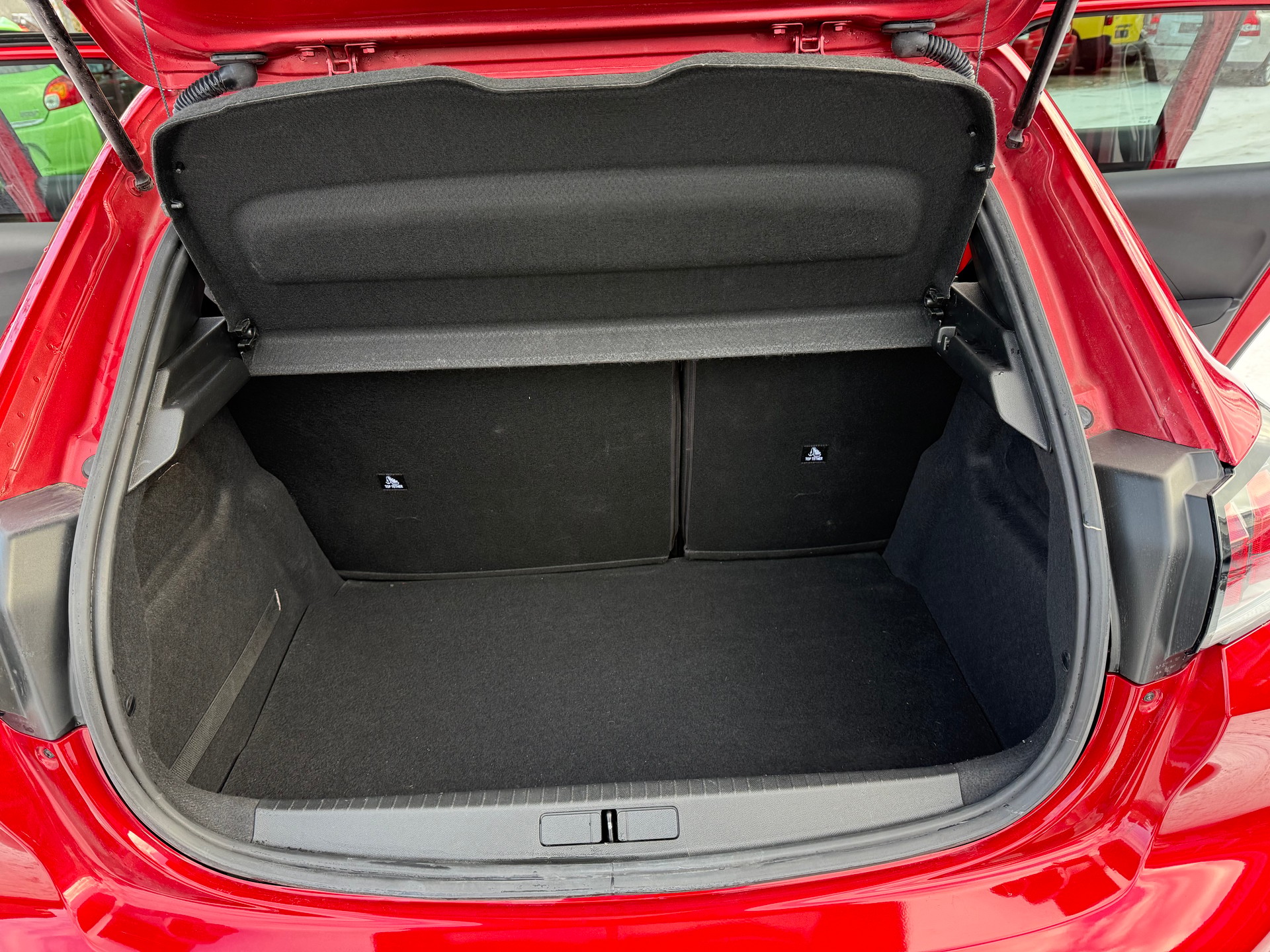 PEUGEOT 208 1.2 PureTech Active Pack EAT8-image-11
