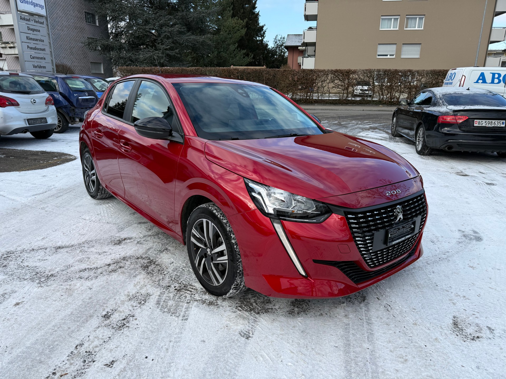 PEUGEOT 208 1.2 PureTech Active Pack EAT8-showroom-element-1