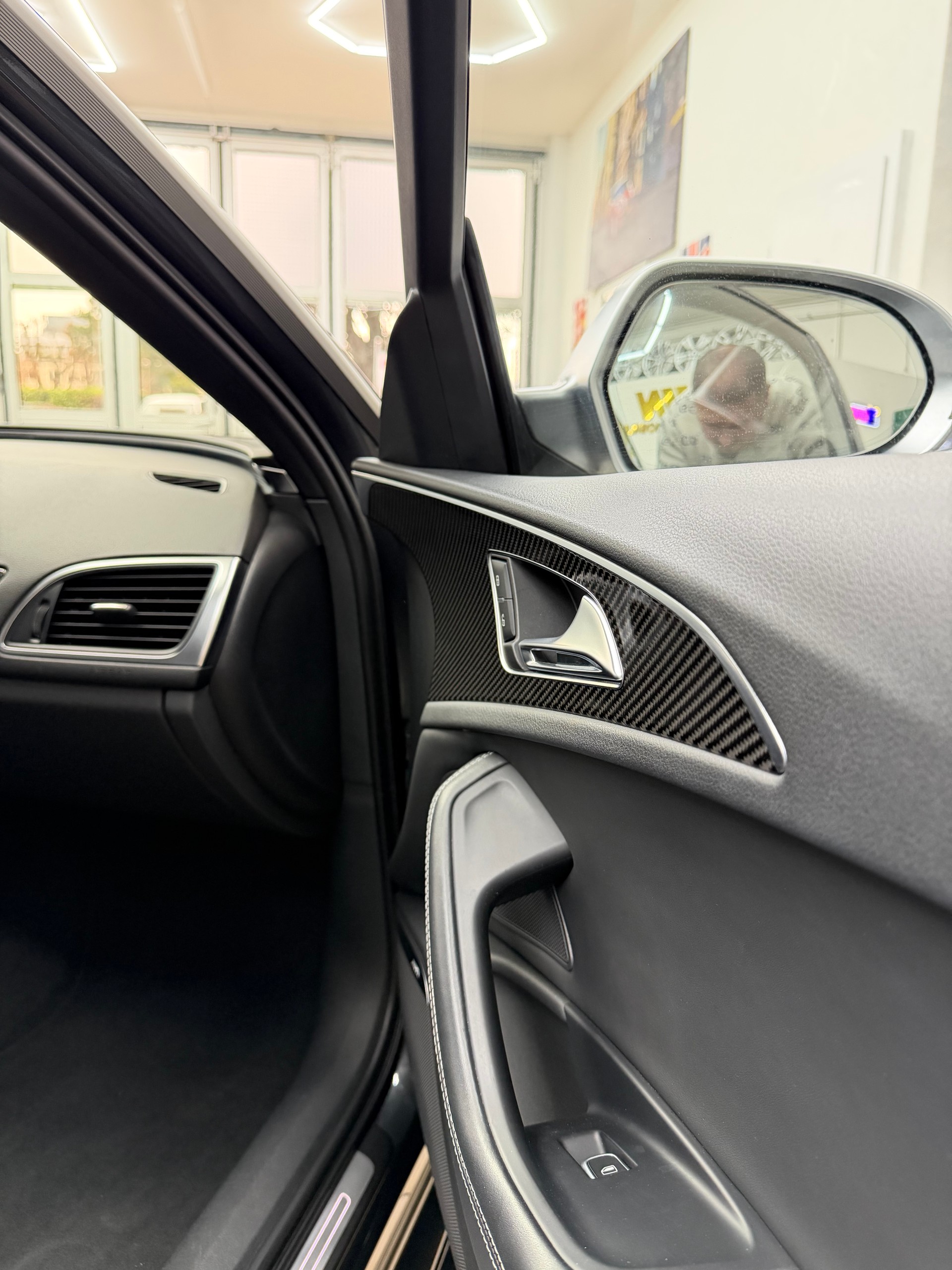 AUDI RS6 Avant 4.0 TFSI V8 quattro Tiptronic-image-5