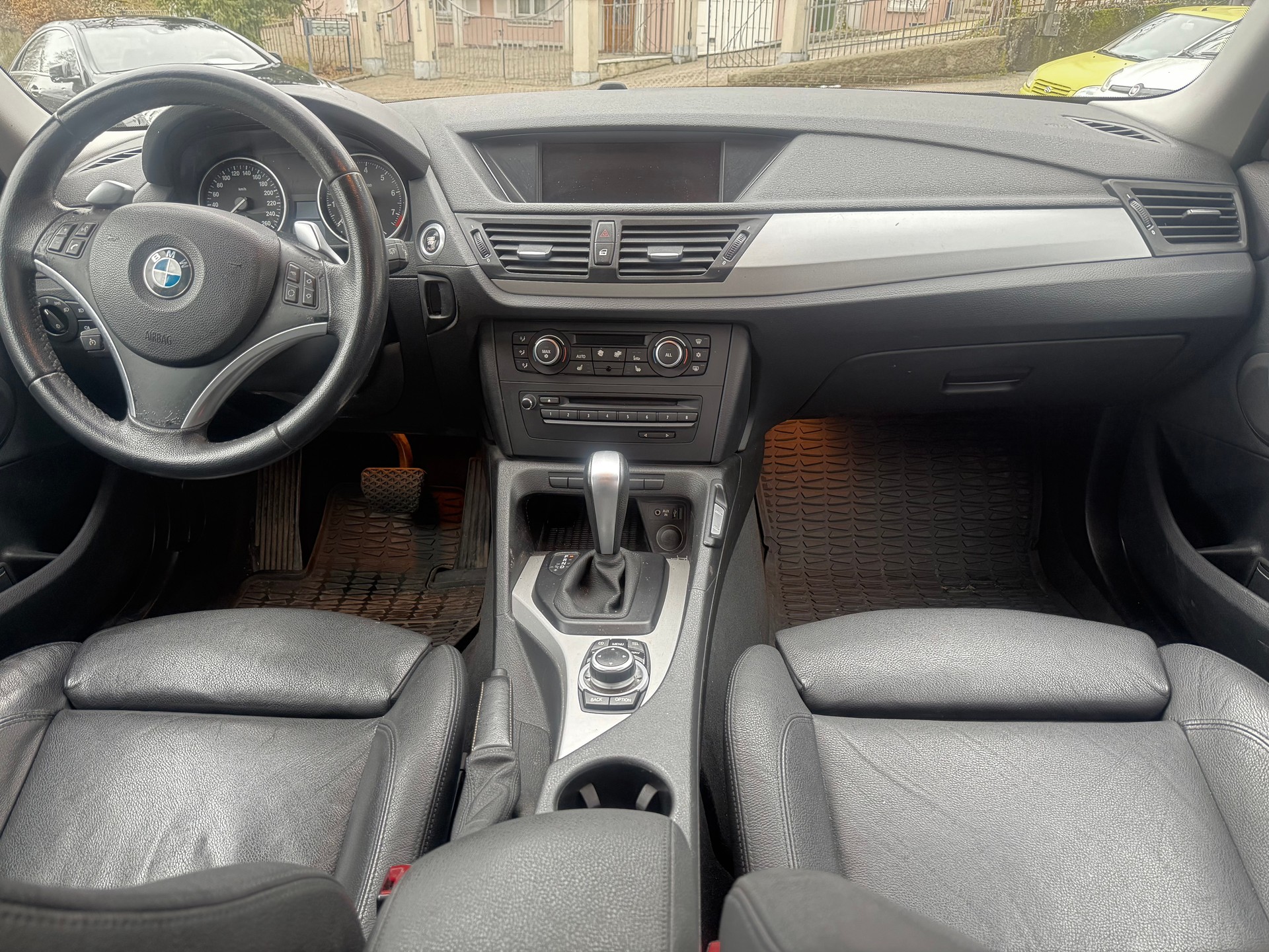 BMW X1 xDrive 28i Steptronic-image-10