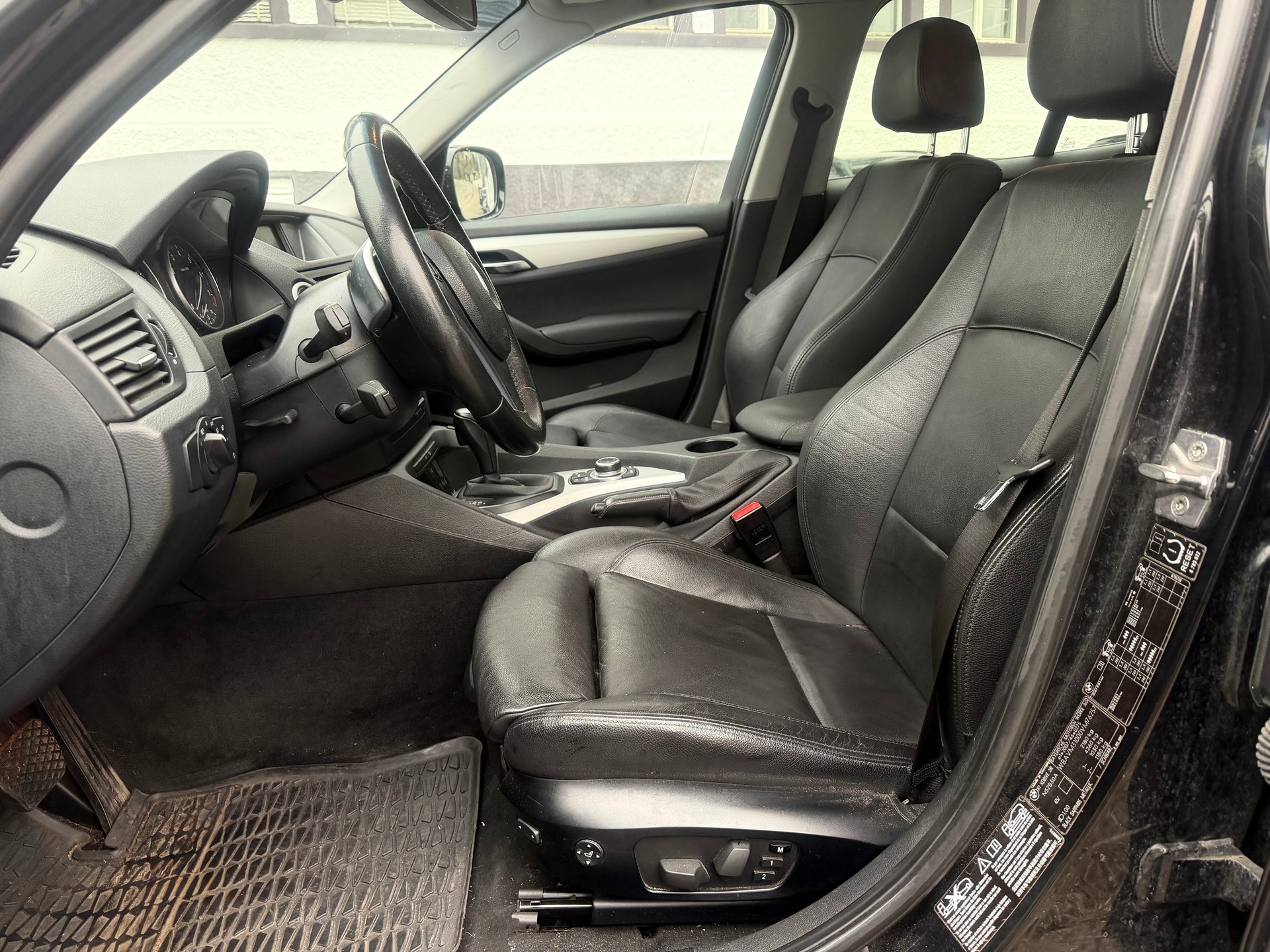 BMW X1 xDrive 28i Steptronic-image-11