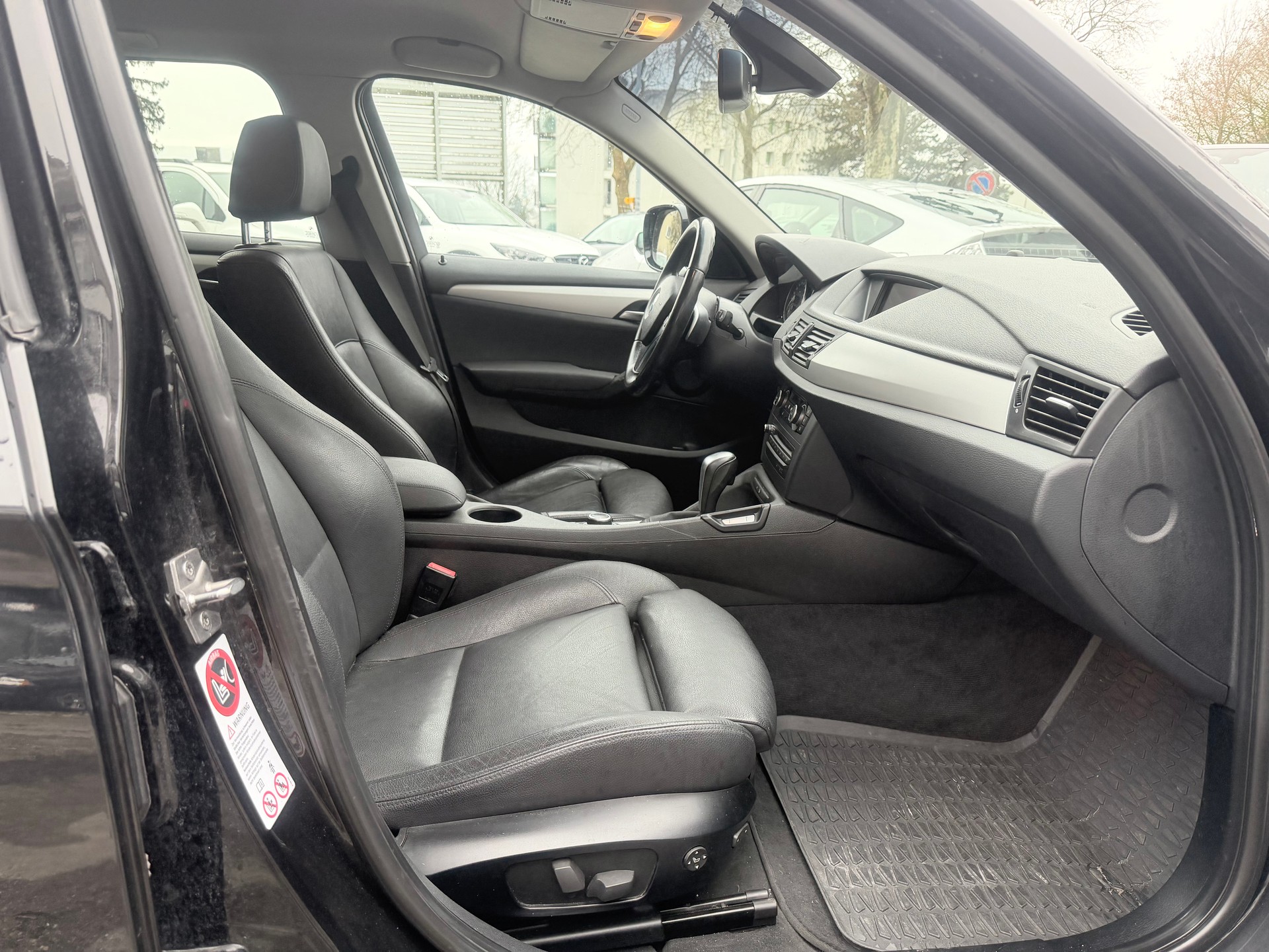BMW X1 xDrive 28i Steptronic-image-9