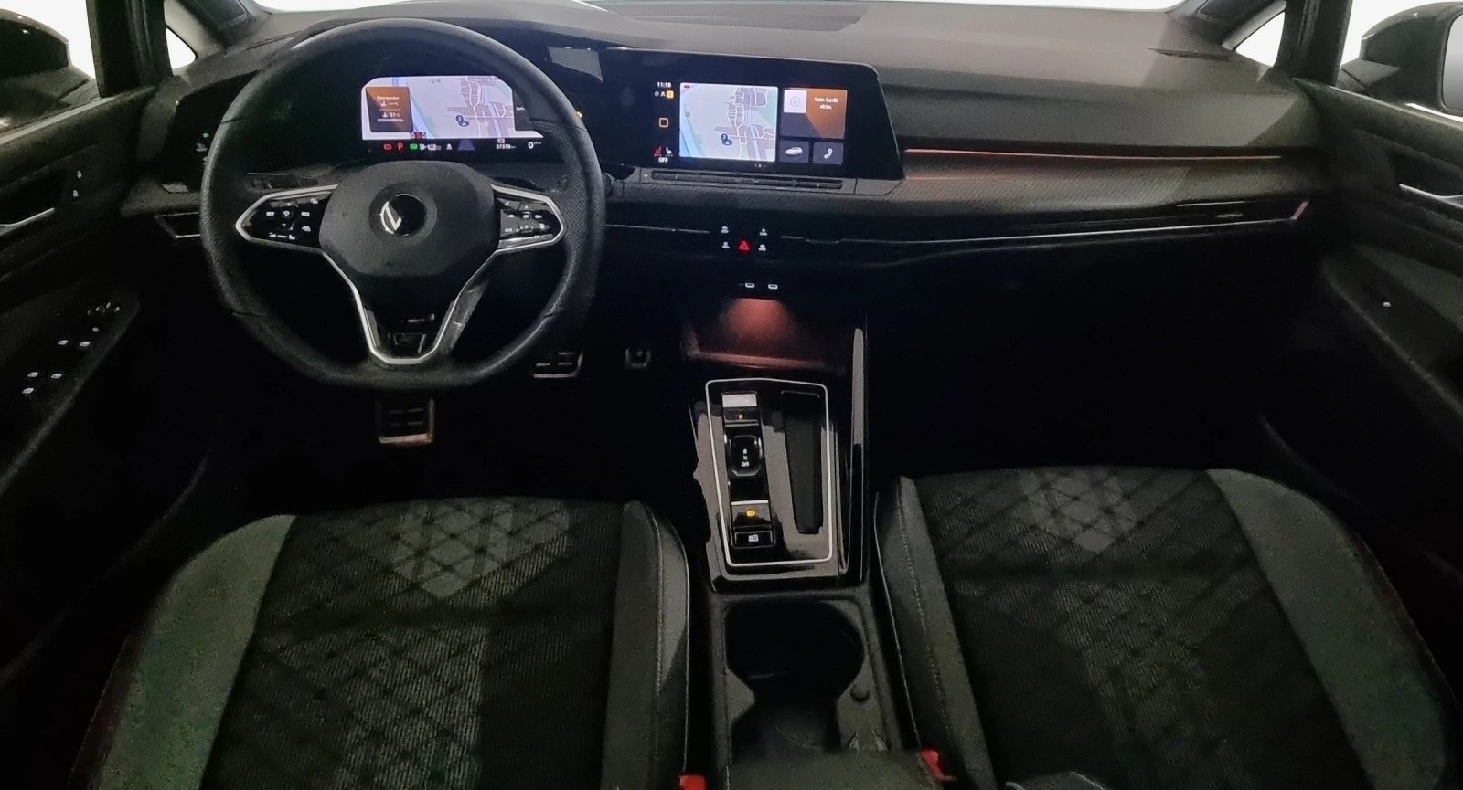 VW Golf 2.0 TDI R-Line DSG 4Motion-image-12
