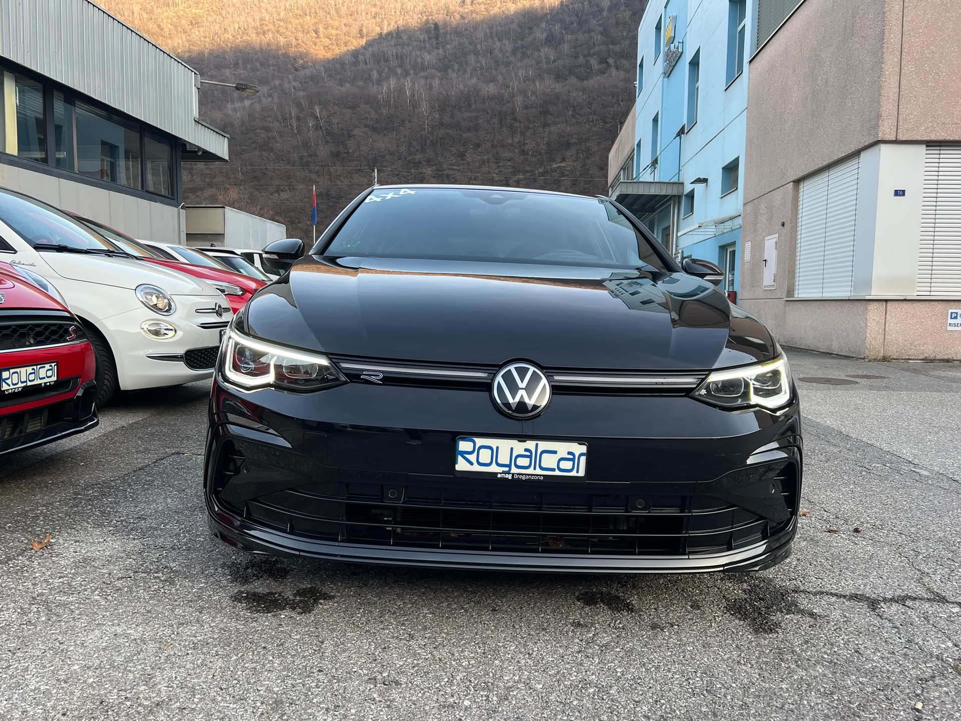VW Golf 2.0 TDI R-Line DSG 4Motion-image-3
