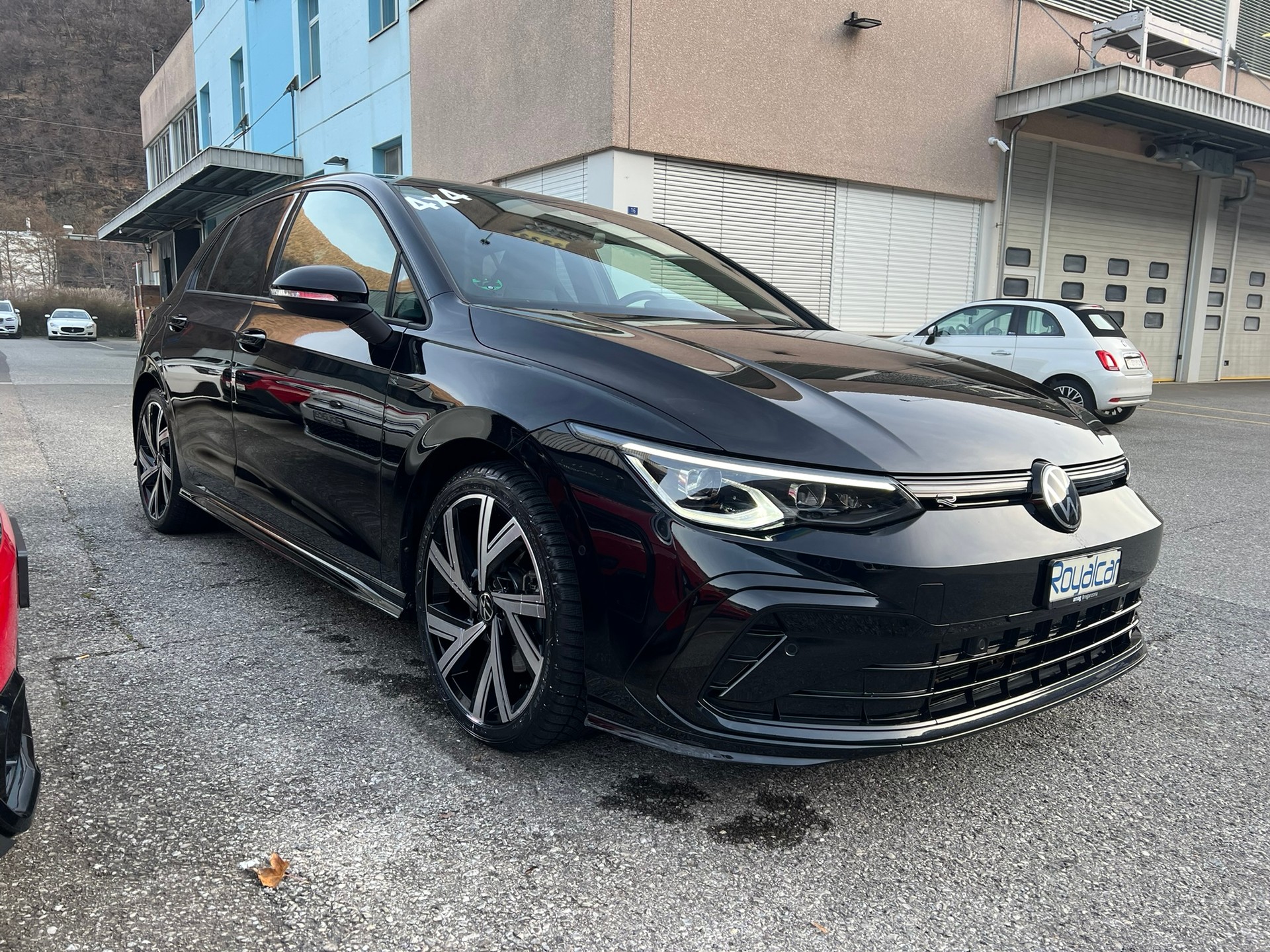 VW Golf 2.0 TDI R-Line DSG 4Motion-image-2