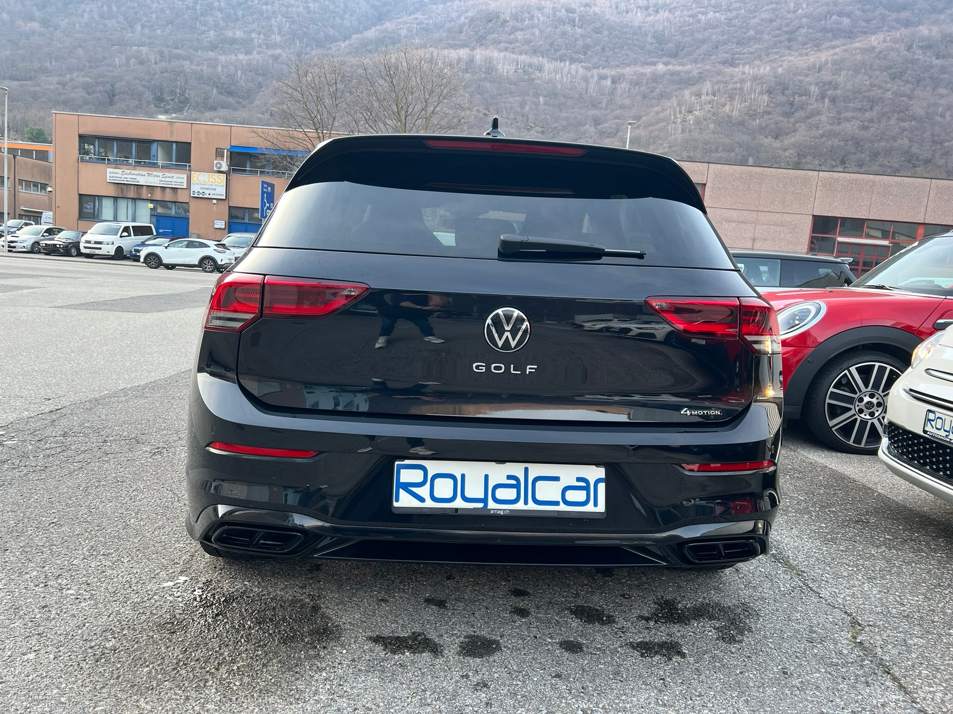 VW Golf 2.0 TDI R-Line DSG 4Motion-image-6