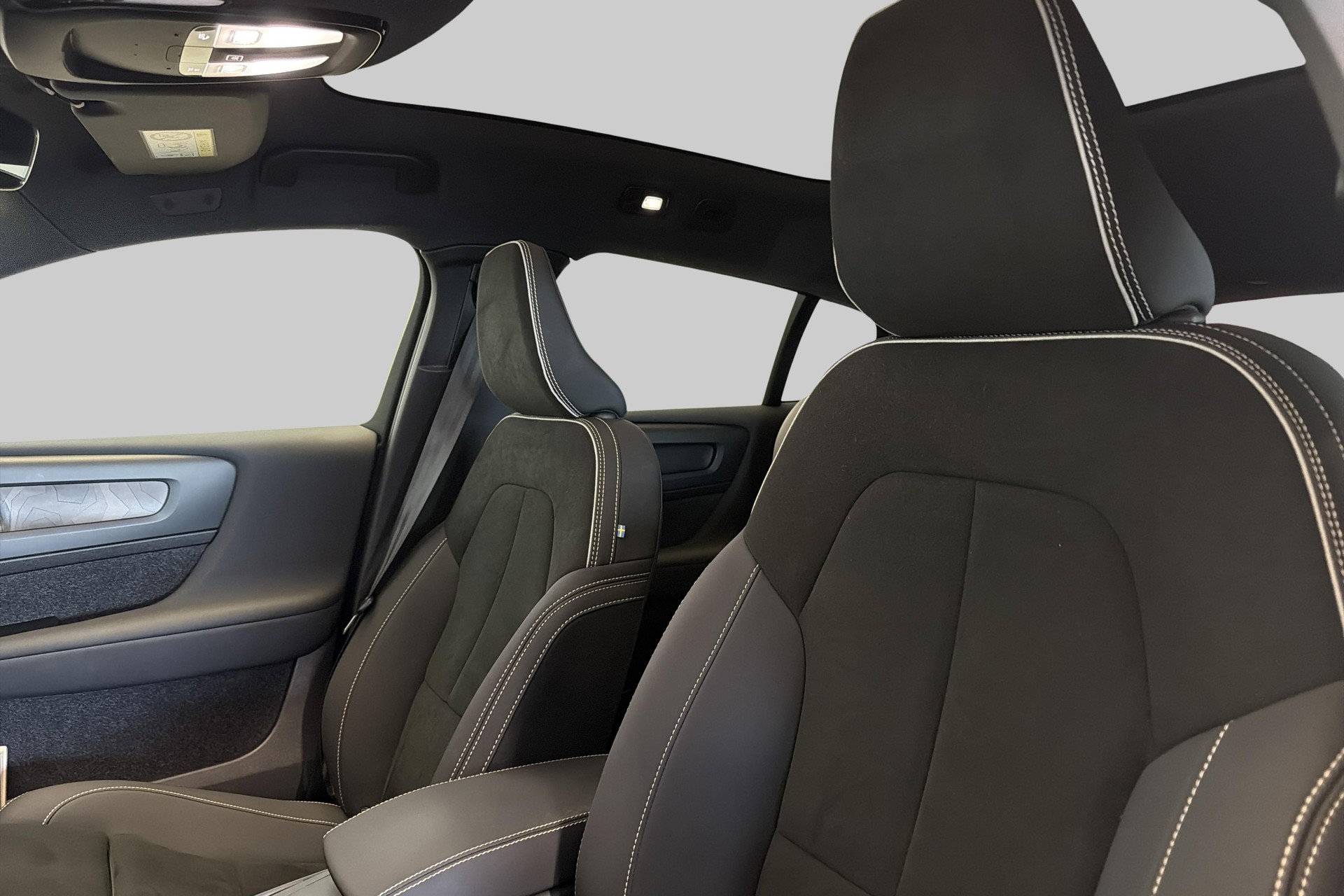 VOLVO C40 Recharge P8 Twin AWD Pure Electric Ultimate-image-19