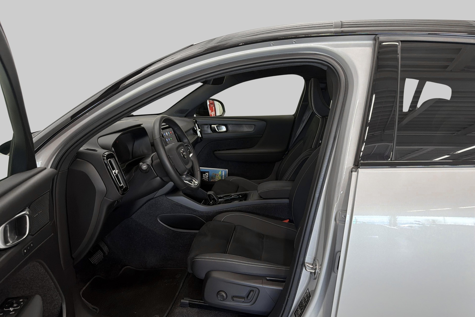 VOLVO C40 Recharge P8 Twin AWD Pure Electric Ultimate-image-7