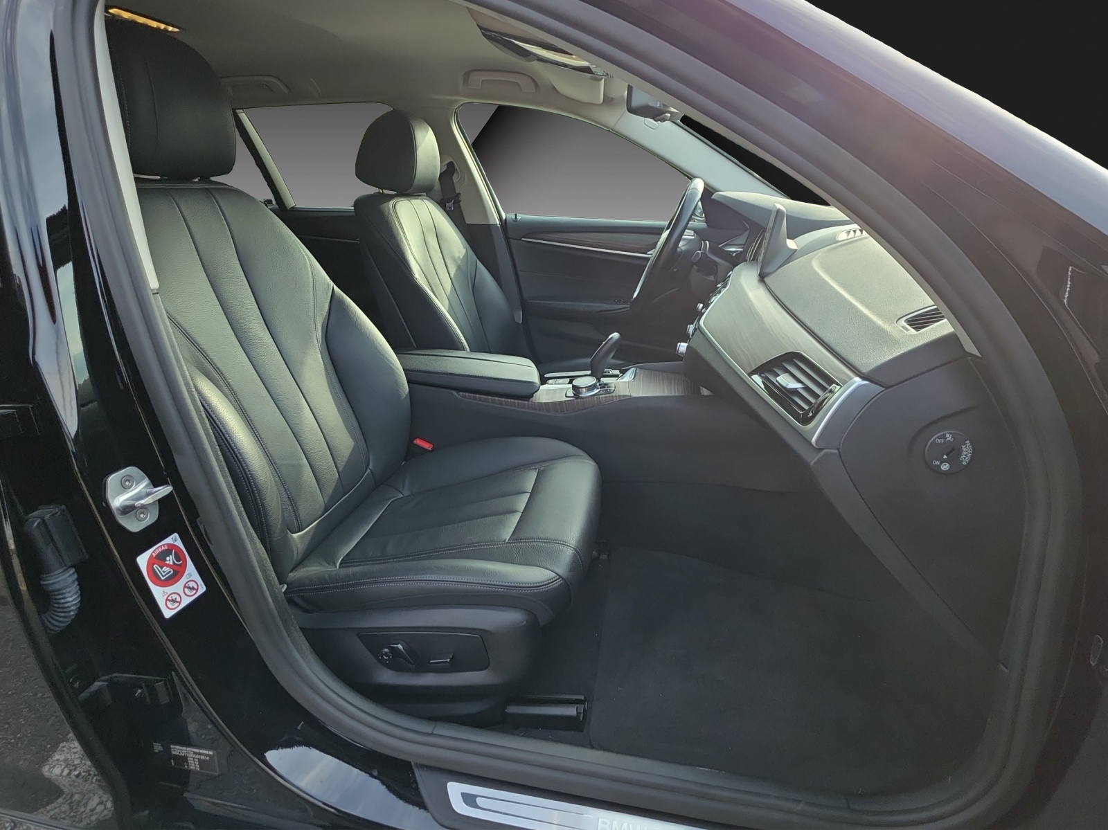 BMW 540i xDrive Touring Steptronic-image-16