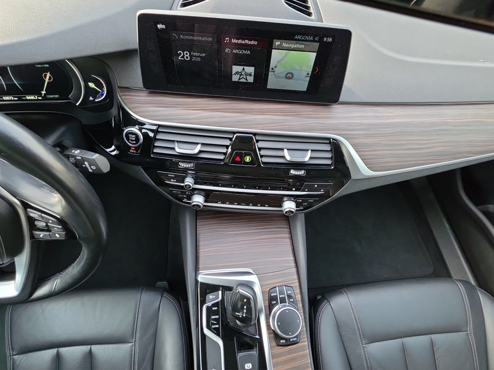 BMW 540i xDrive Touring Steptronic-image-11