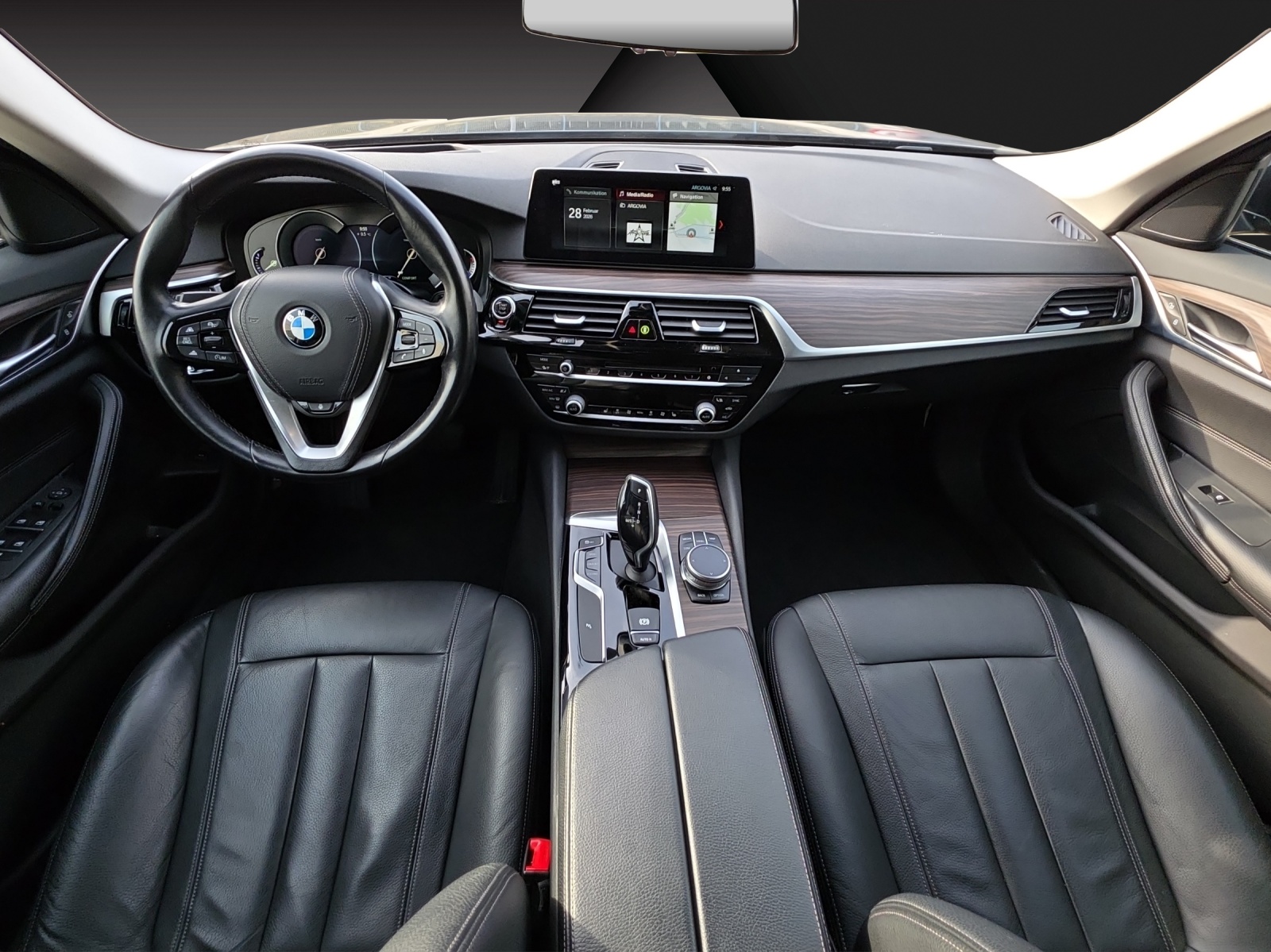 BMW 540i xDrive Touring Steptronic-image-9
