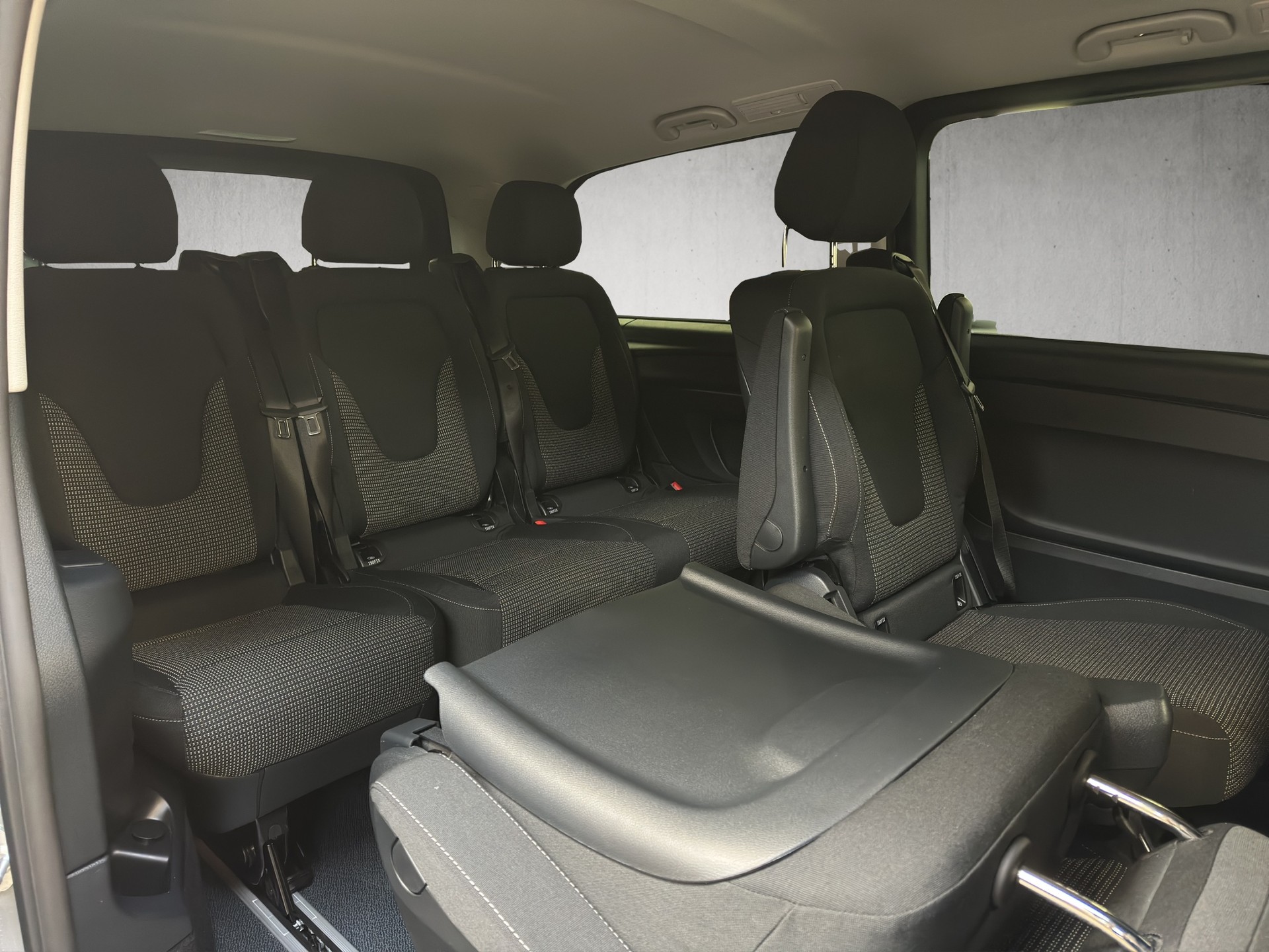 MERCEDES-BENZ Vito 116 CDI Lang Tourer 9G-Tronic 4M Select-image-9