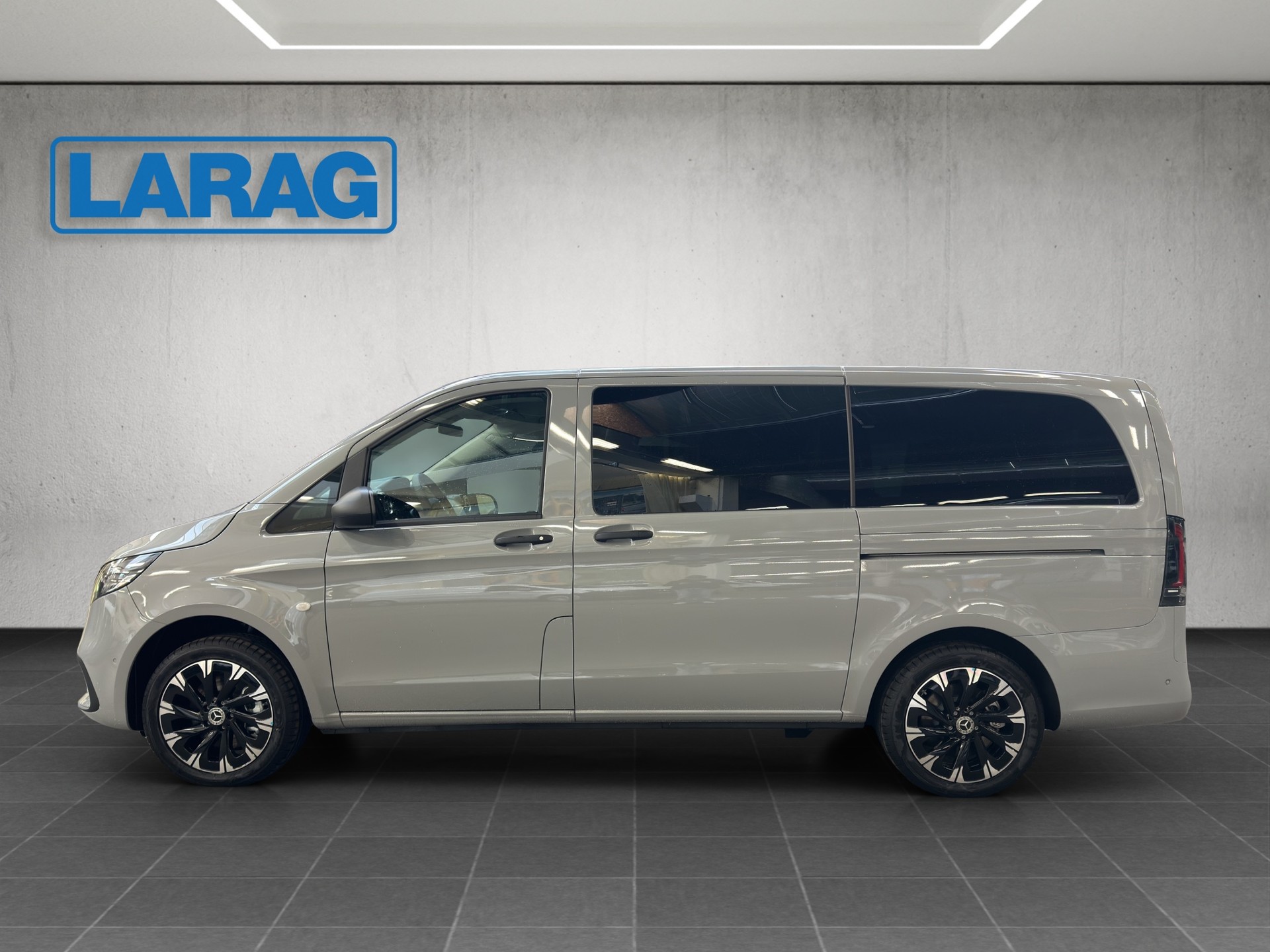 MERCEDES-BENZ Vito 116 CDI Lang Tourer 9G-Tronic 4M Select-image-2