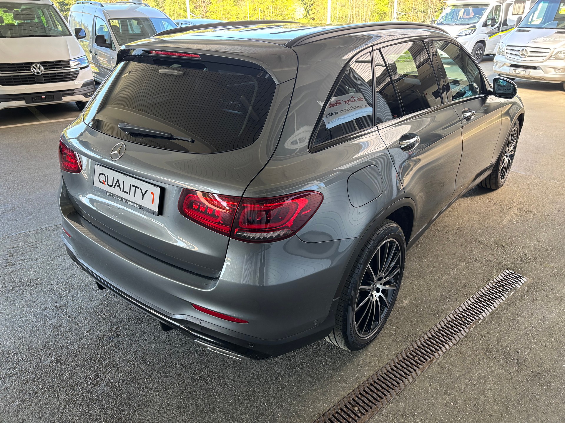 MERCEDES-BENZ GLC 300 d AMG Line 4Matic 9G-Tronic mit AHK-showroom-element-3