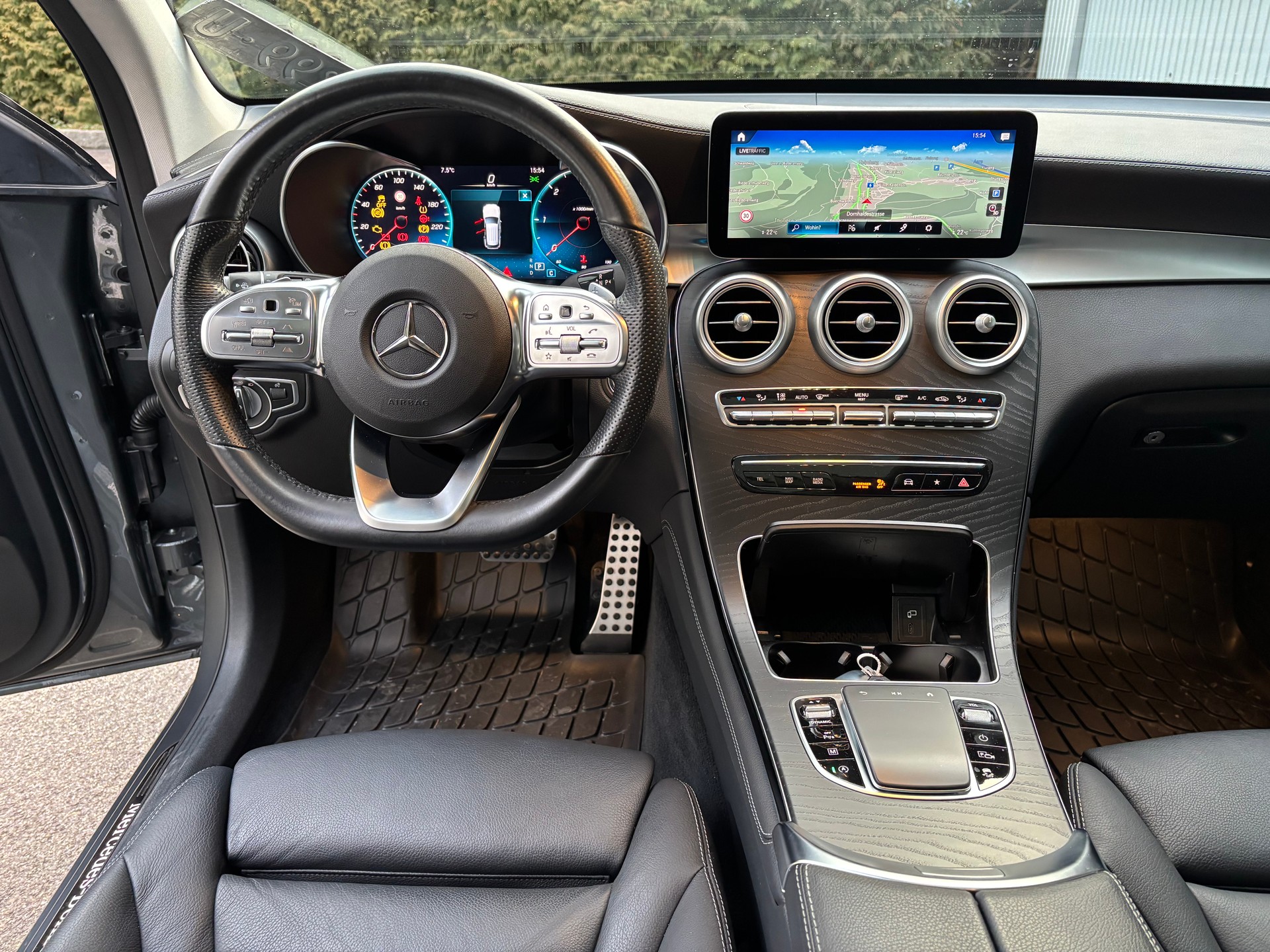 MERCEDES-BENZ GLC 300 d AMG Line 4Matic 9G-Tronic mit AHK-image-6