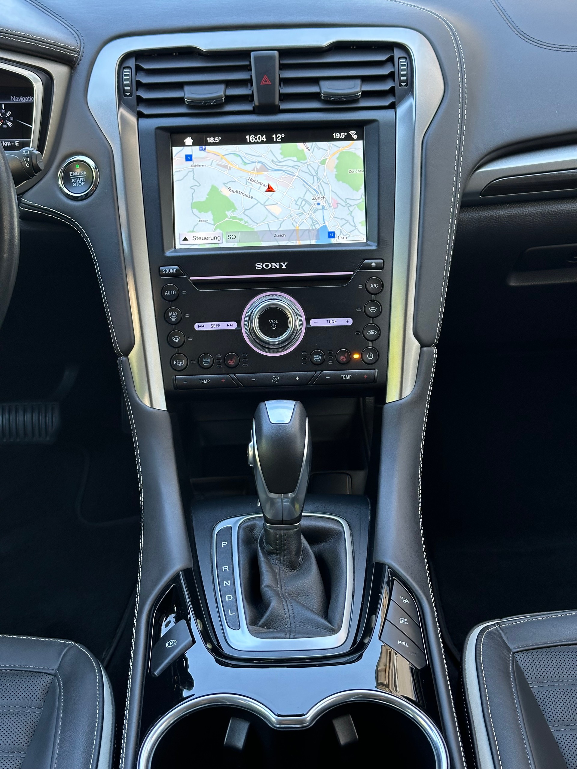 FORD Mondeo 2.0 Vignale HEV eCVT-image-17