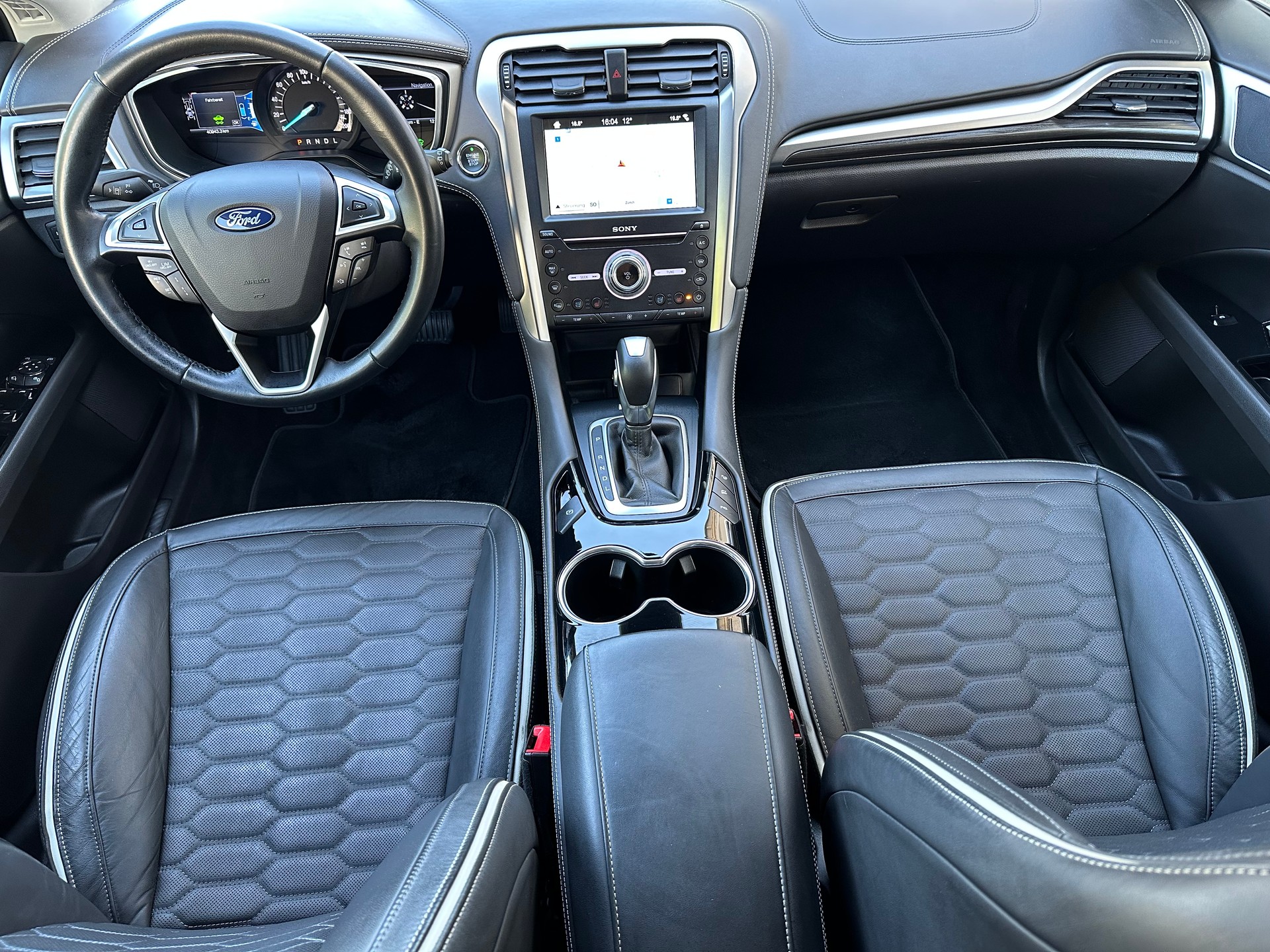 FORD Mondeo 2.0 Vignale HEV eCVT-image-8