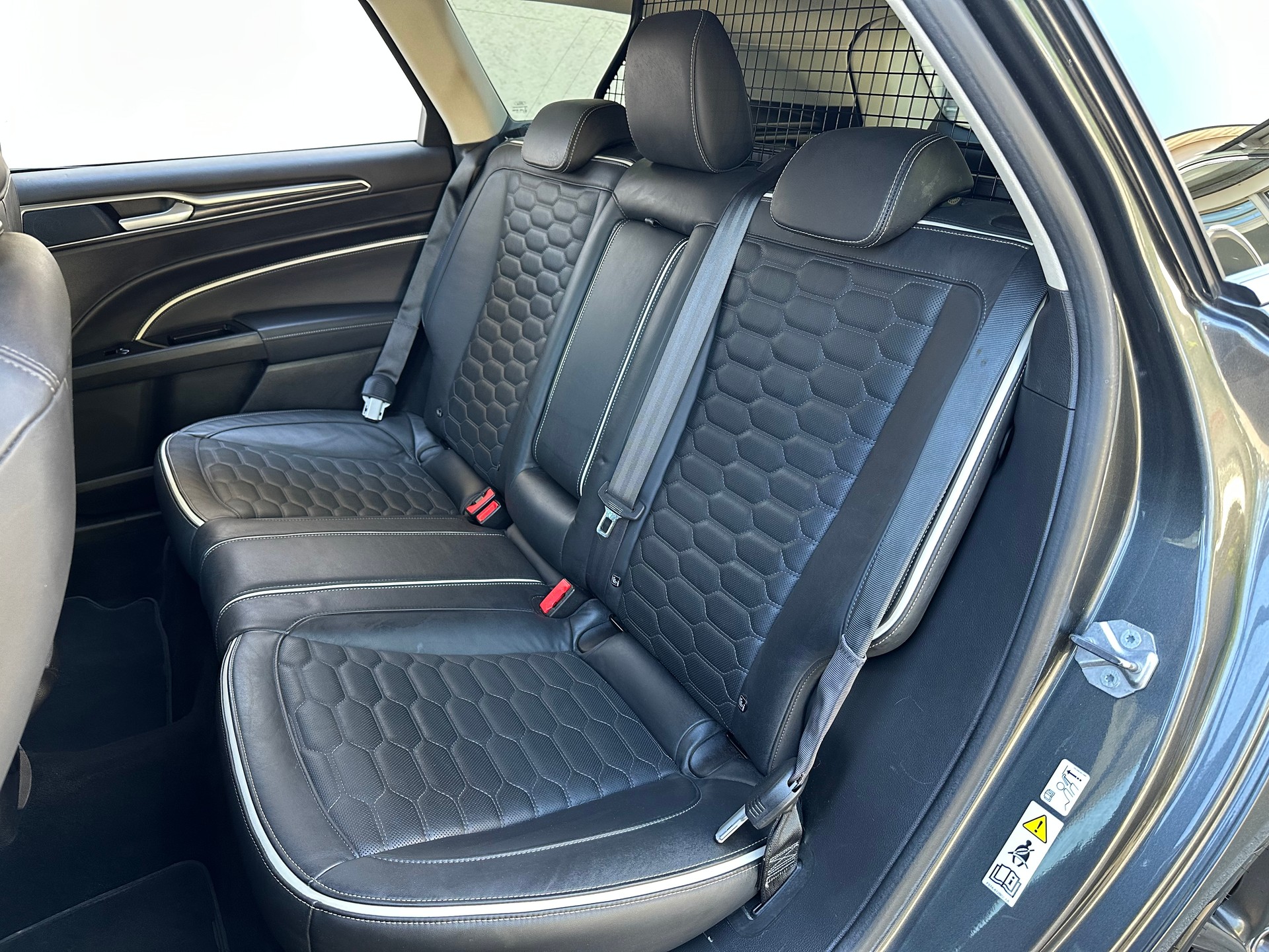 FORD Mondeo 2.0 Vignale HEV eCVT-image-14