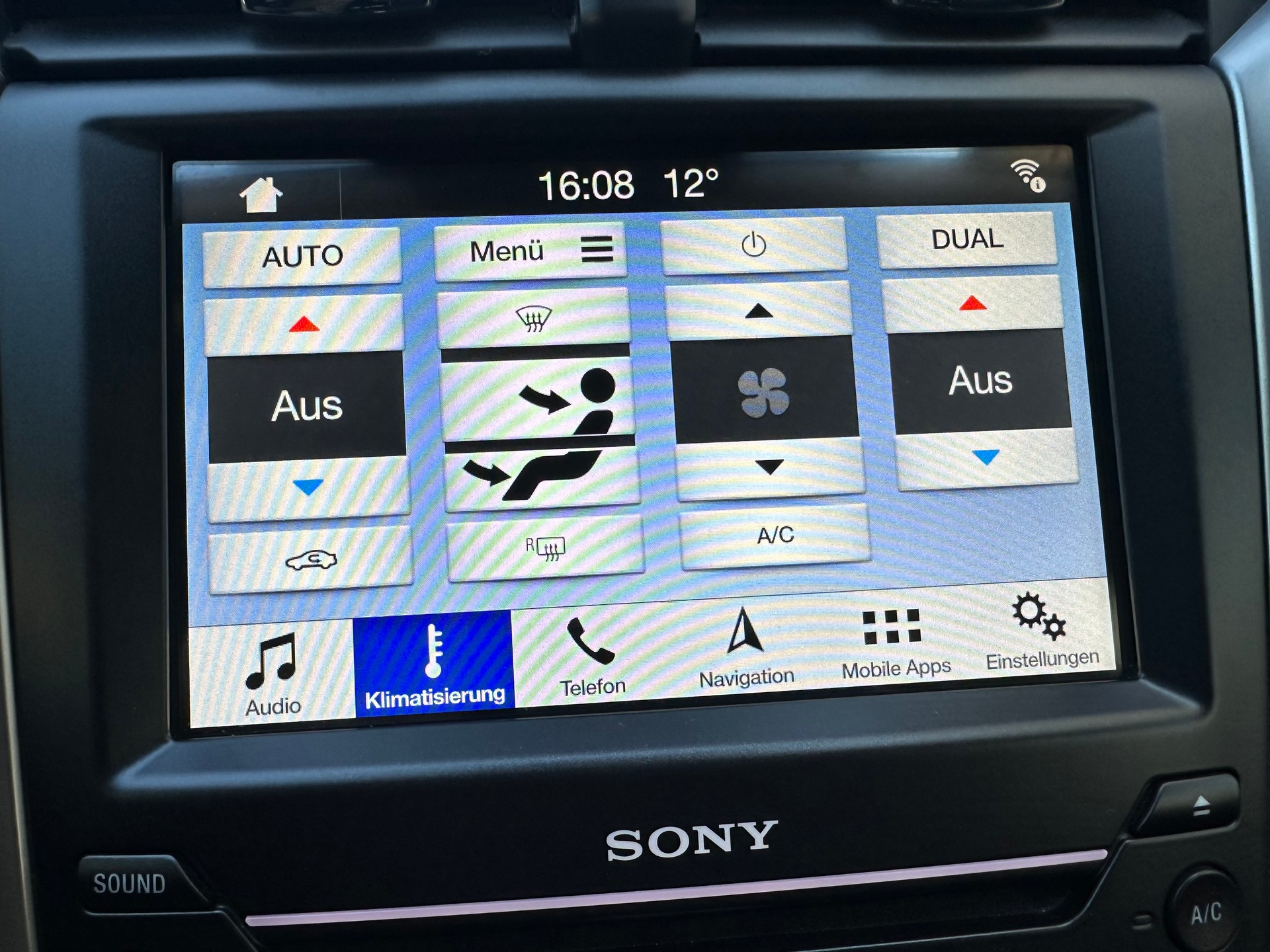 FORD Mondeo 2.0 Vignale HEV eCVT-image-23