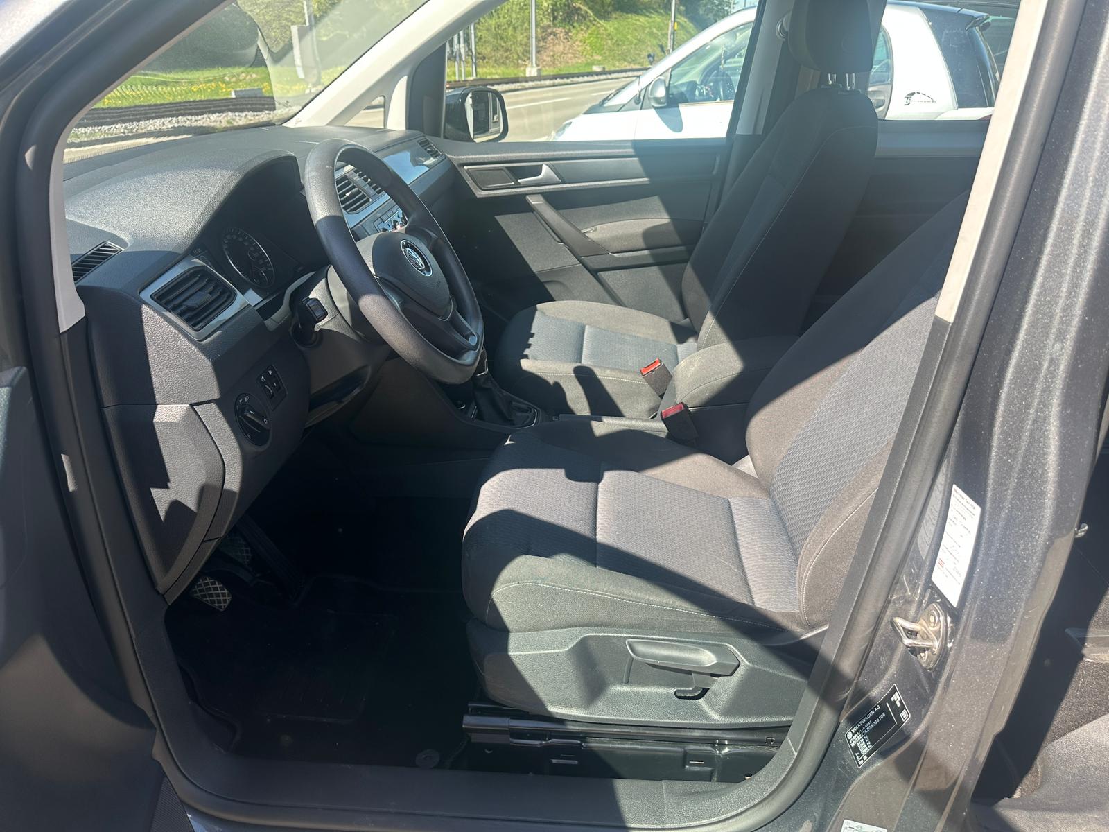 VW Caddy Maxi 2.0 TDI Trendline 4Motion-image-10