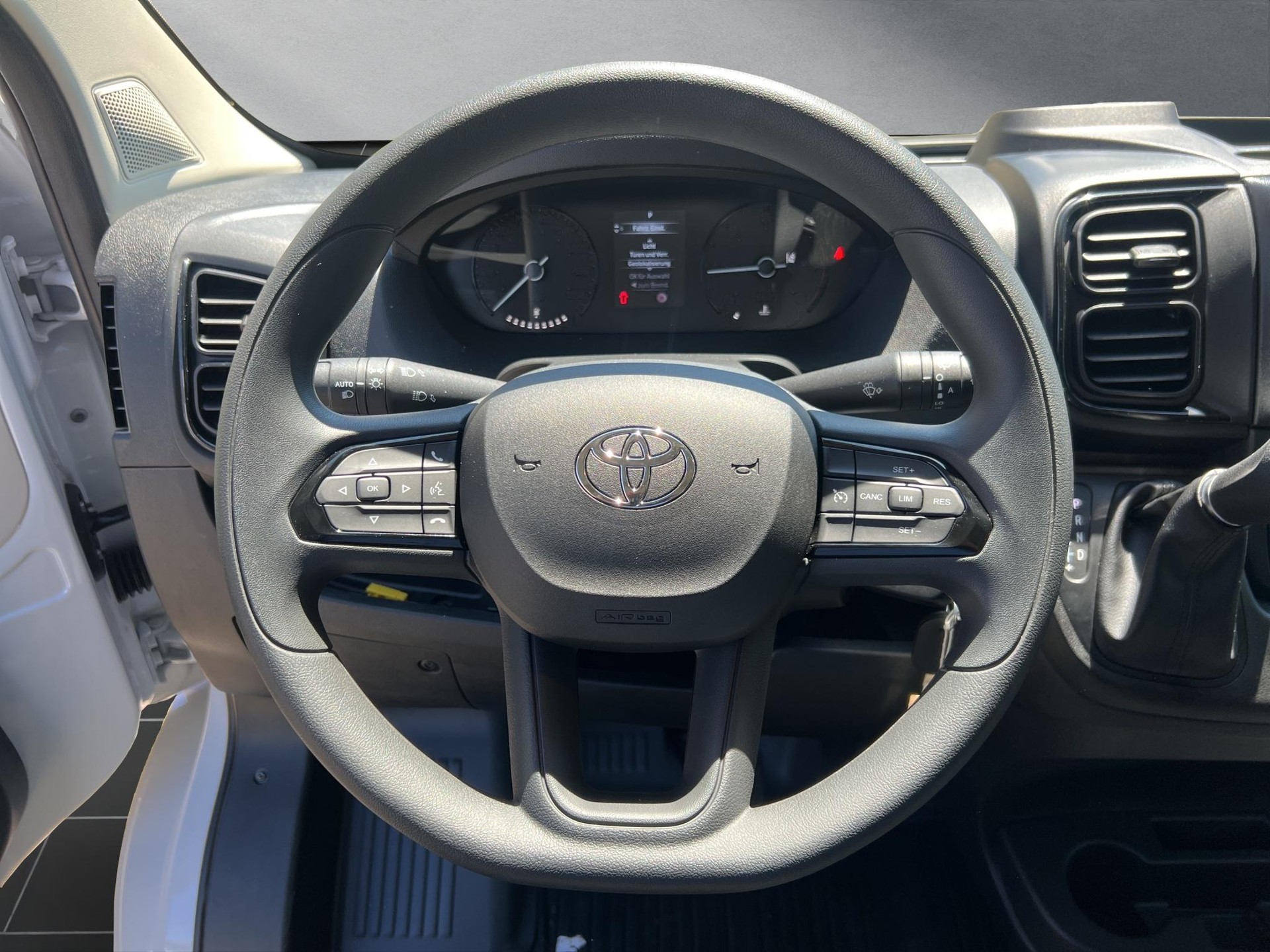 TOYOTA PROACE MAX Van 3.5 L2H2 2.2 D Active-showroom-element-3