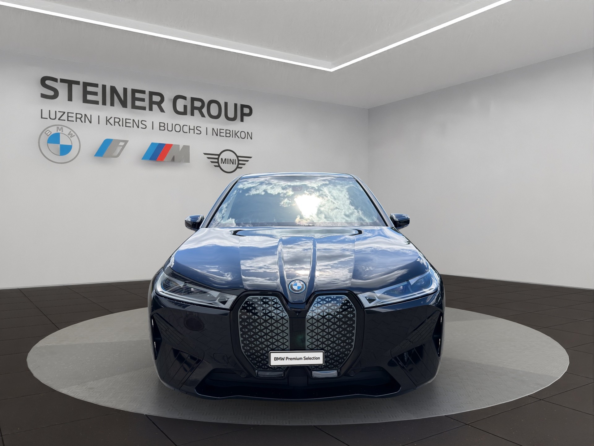 BMW iX xDrive50-showroom-element-2