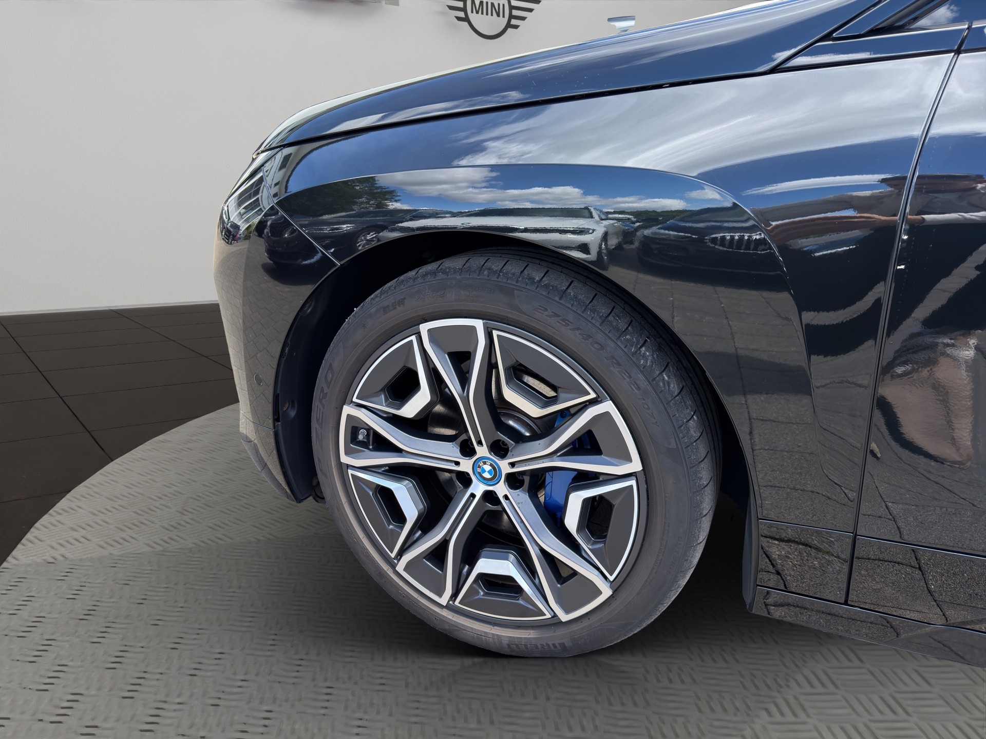 BMW iX xDrive50-image-9