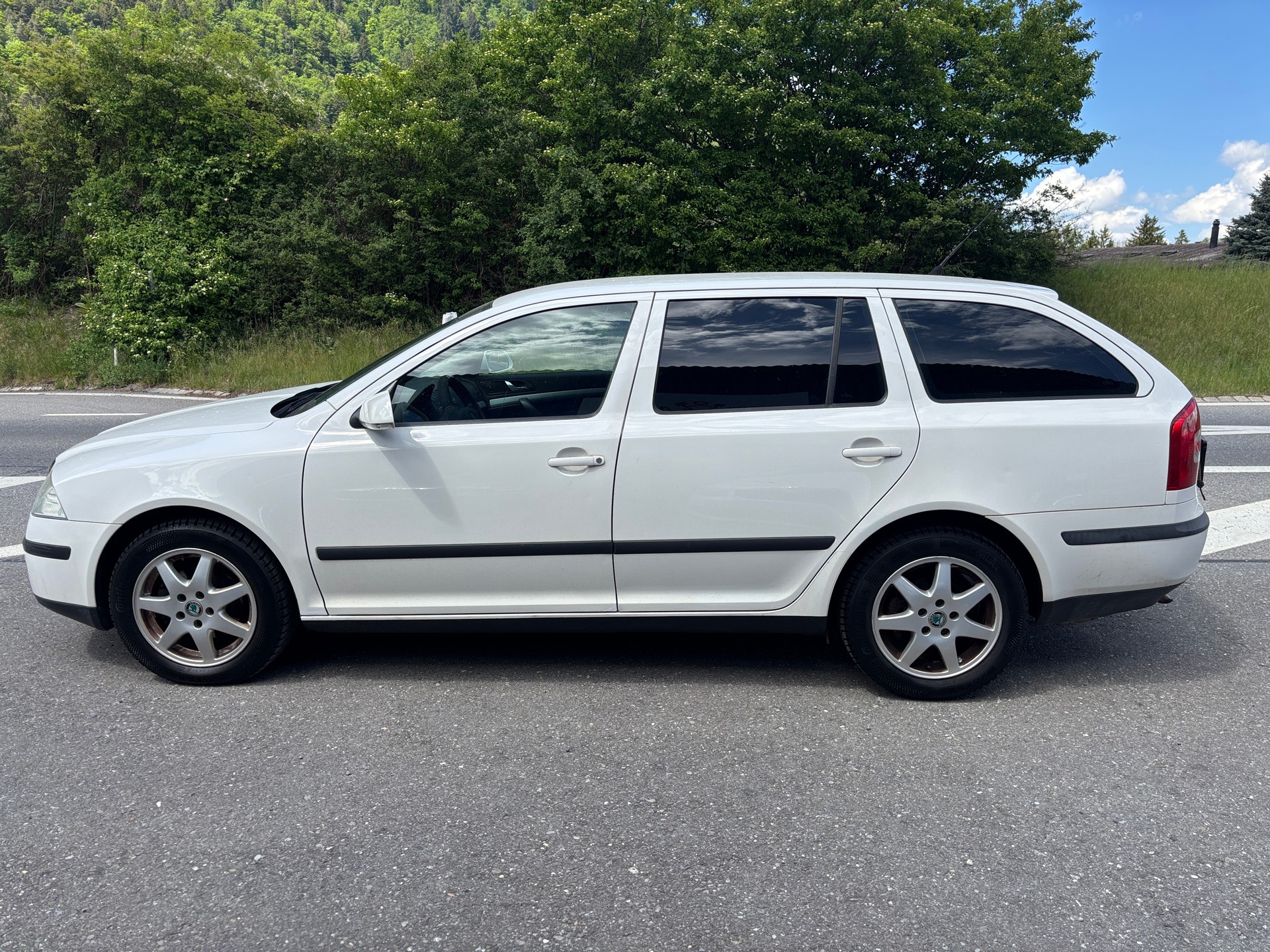 SKODA Octavia 1.9 TDI Adventure 4x4-image-2