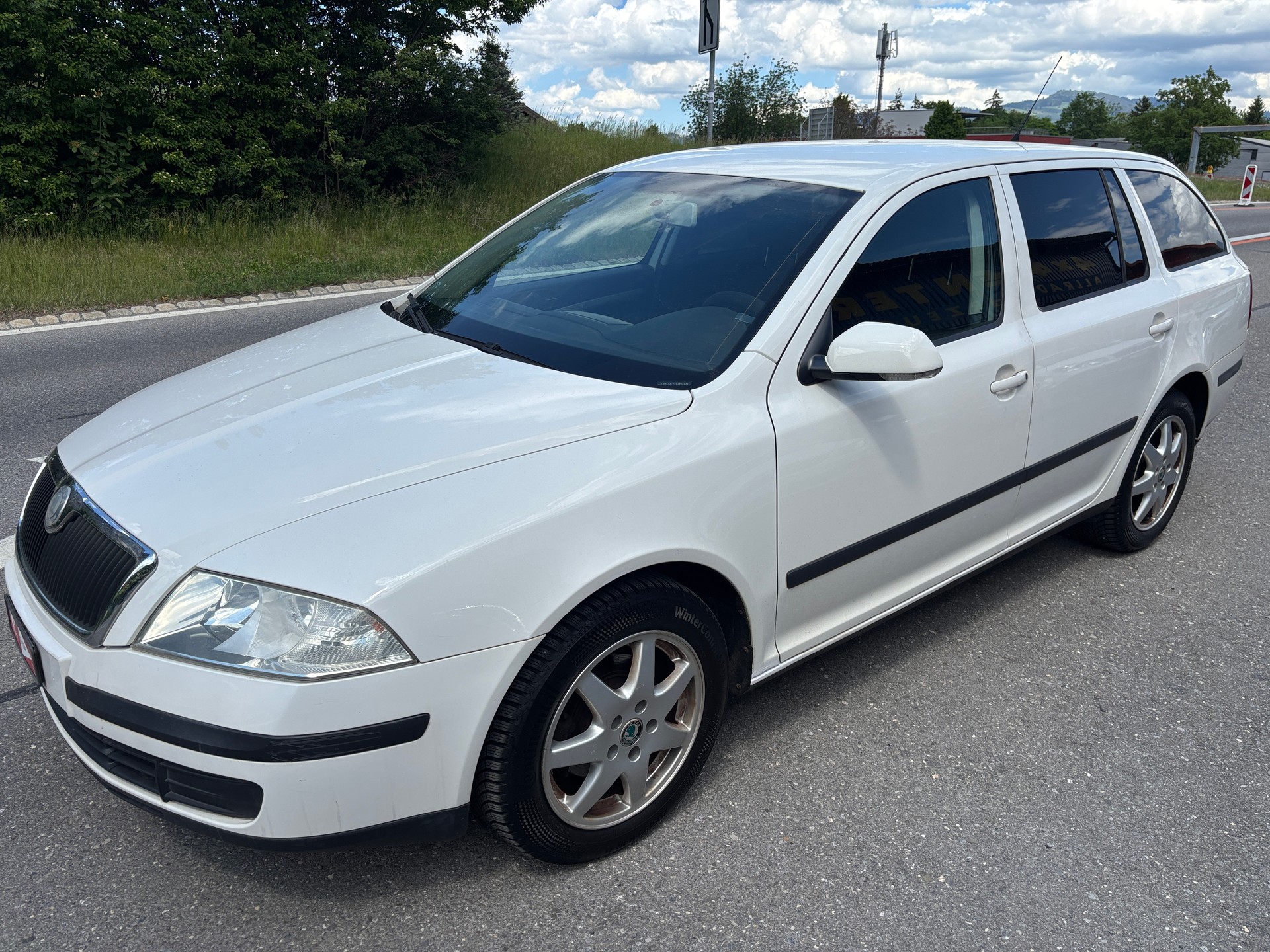 SKODA Octavia 1.9 TDI Adventure 4x4-image-1